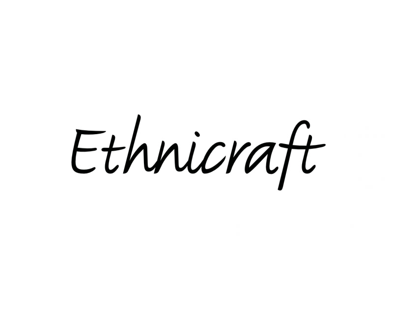 Ethnicraft Logo: Schwarze Schrift auf weißem Hintergrund, Marke für nachhaltige Möbel und Wohnaccessoires.