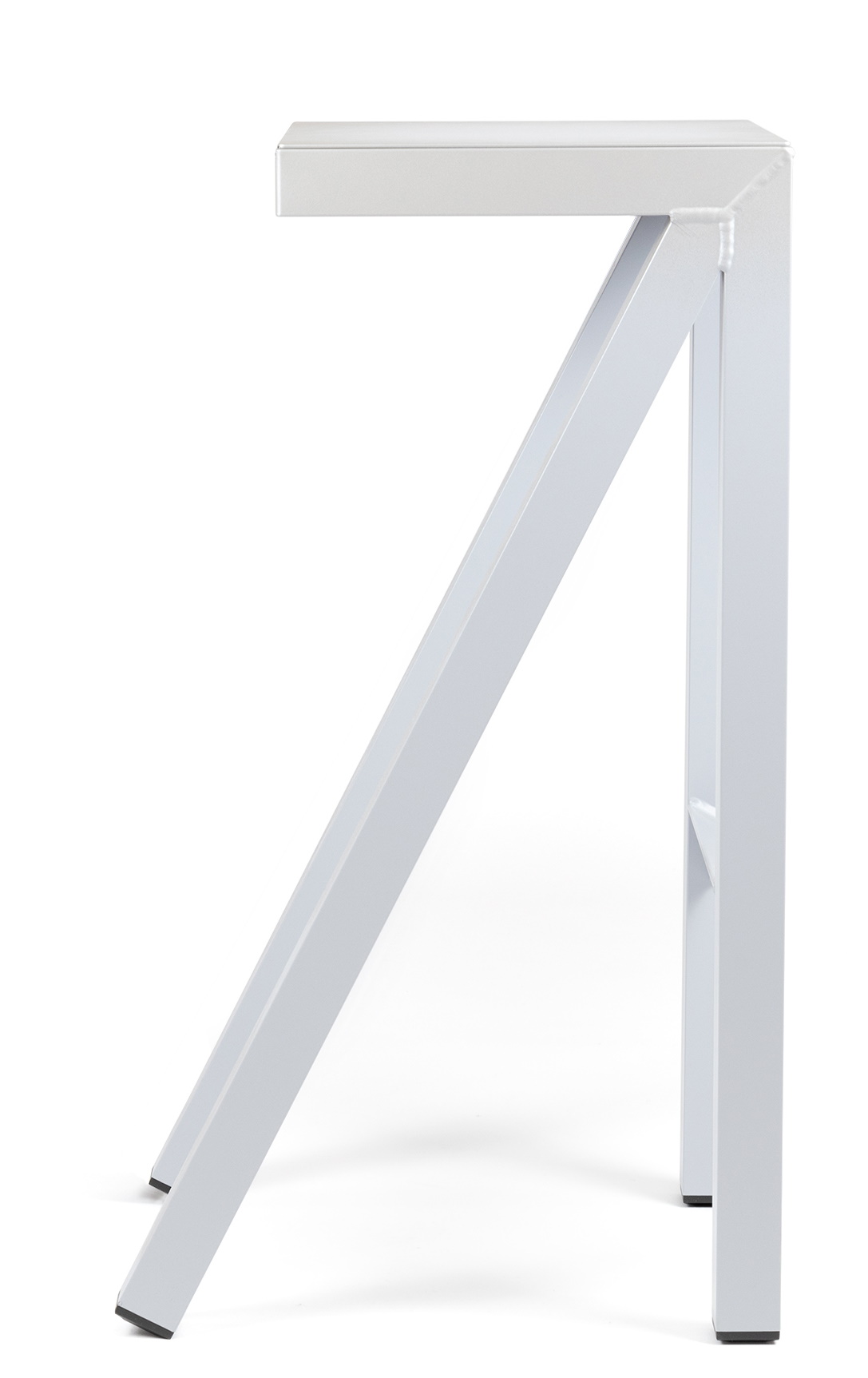 Detailaufnahme des weißen Bureaurama Hockers von Magis, minimalistisches Design mit klaren Linien, ideal für moderne Büros.