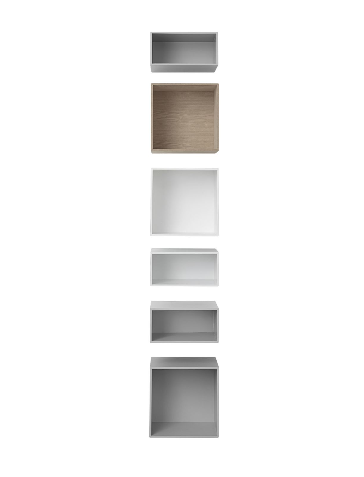 Muuto Mini Stacked Storage System 2.0 Regalsystem mit sechs unterschiedlich großen, farbigen Boxen.