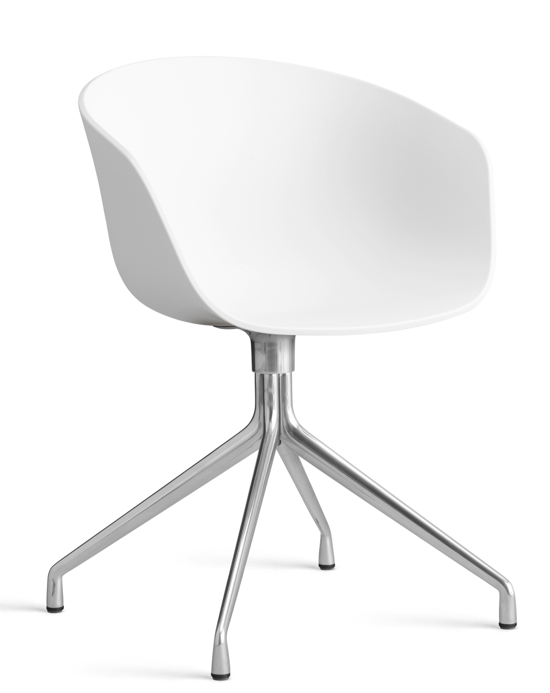 Weißer About A Chair AAC20 Stuhl von Hay mit Drehgestell aus poliertem Aluminium, Frontansicht.