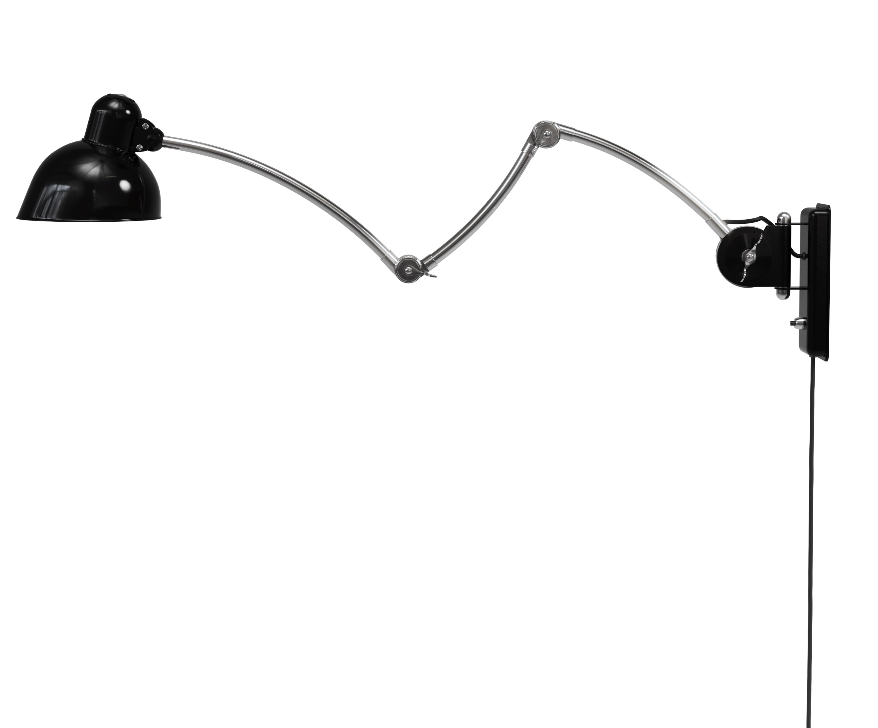 Schwarze Kaiser idell Wandleuchte von Fritz Hansen mit verstellbarem Arm für flexible Beleuchtung.