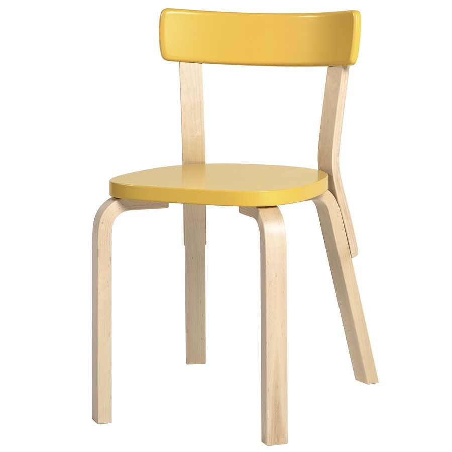 Gelber Artek Stuhl 69 aus Holz, skandinavisches Design, Sitzfläche und Rückenlehne gelb lackiert.