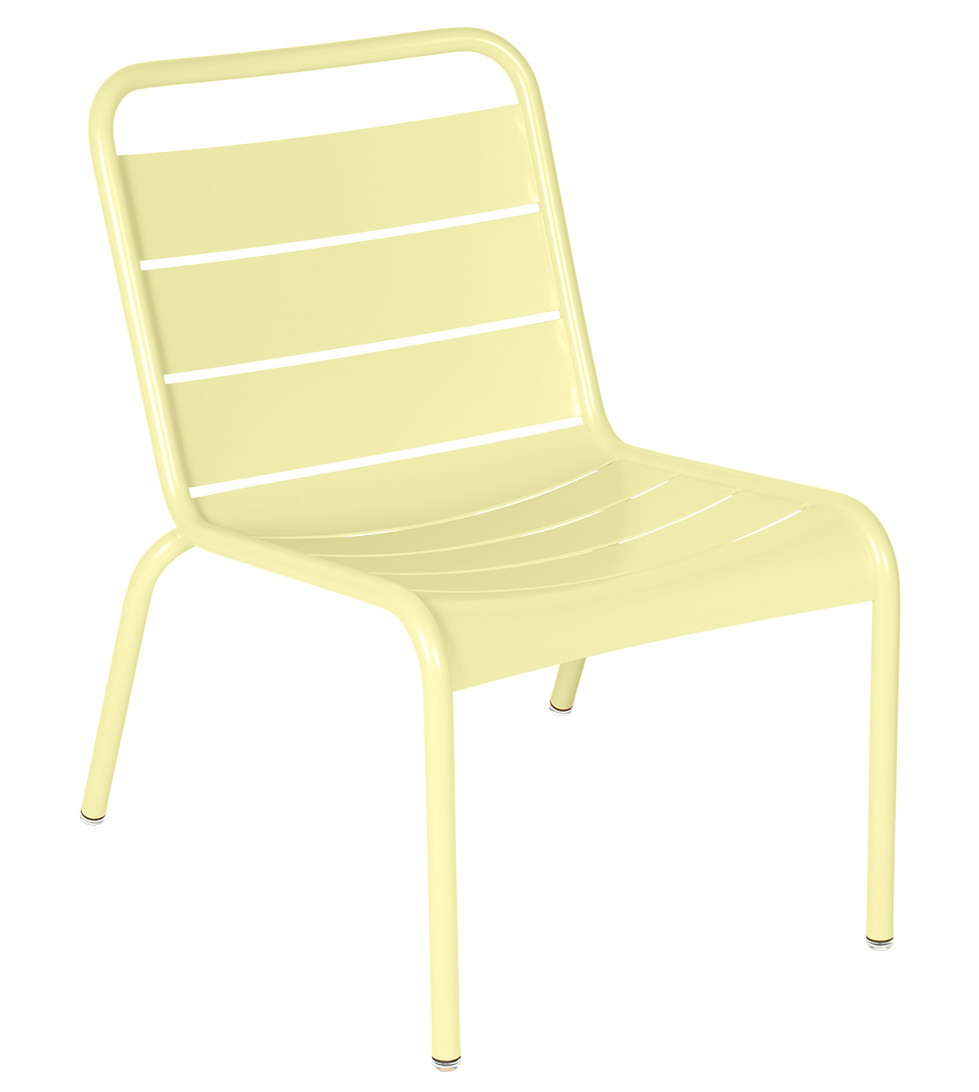 Gelber Luxembourg Stuhl von Fermob, ein moderner Outdoor Lounge Stuhl aus Aluminium.