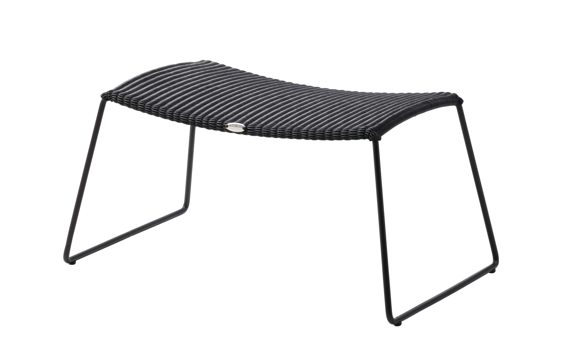 Schwarzer Cane-Line Breeze Hocker für den Außenbereich, geflochtene Sitzfläche und filigrane Metallbeine.