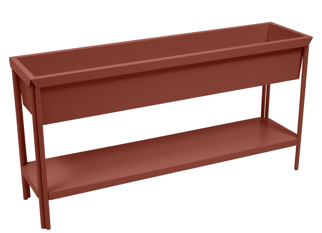 Terrazza Blumenkasten von Fermob in roter Farbe mit Ablage für den Außenbereich.