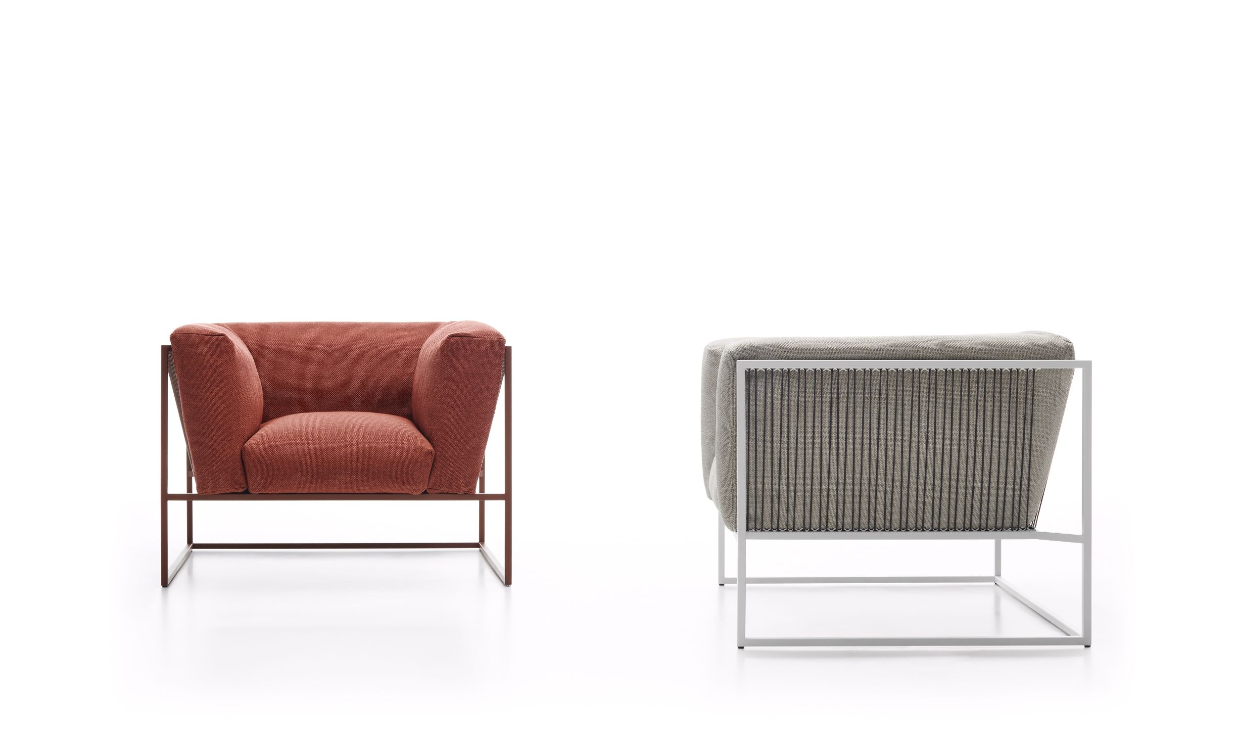 Arpa Sessel von MDF Italia, Outdoor-Möbel mit modernem Design, Vorder- und Rückansicht auf weißem Hintergrund.
