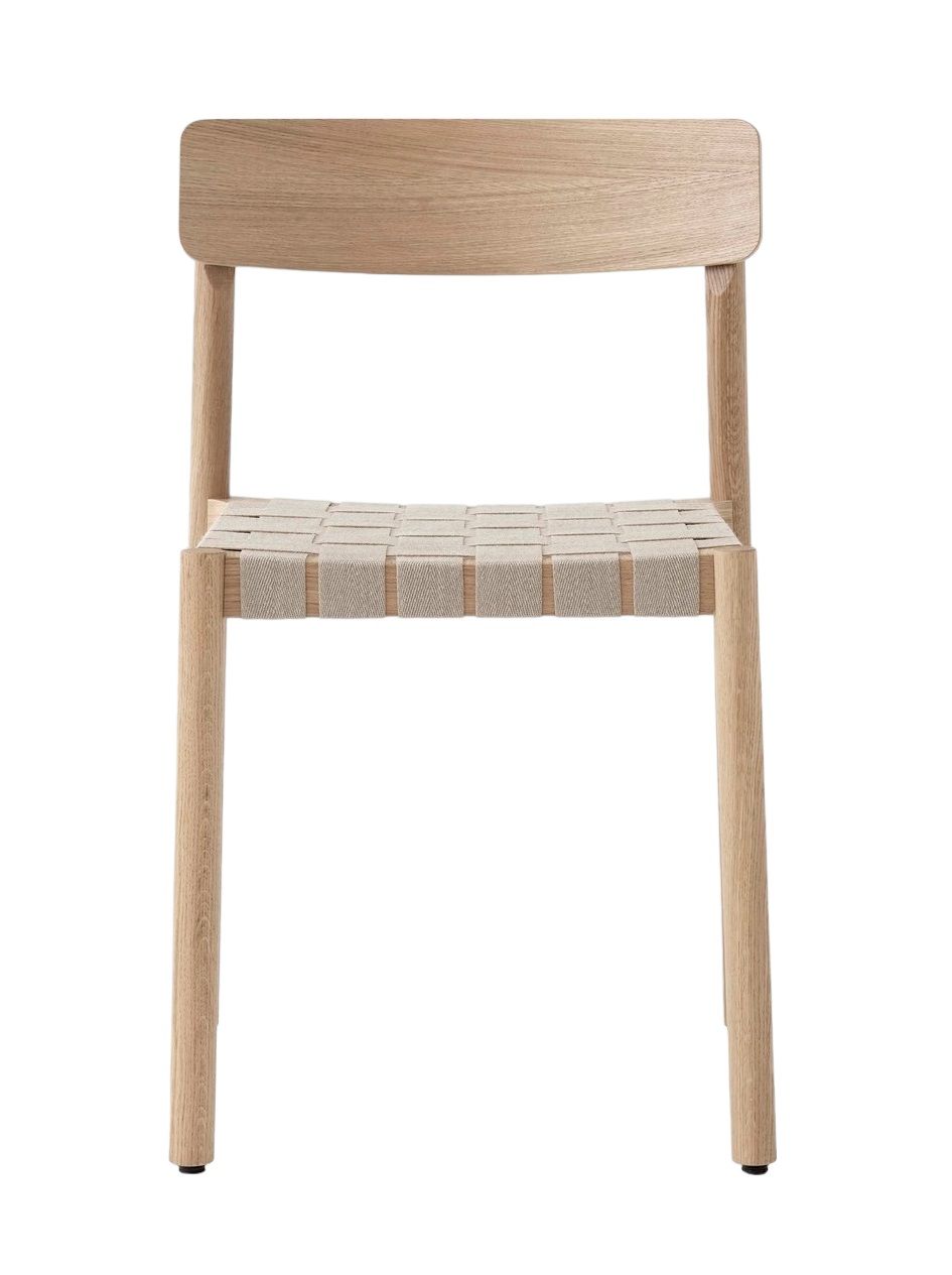 Betty TK1 Stuhl von AndTradition: Holzstuhl mit gewebter Sitzfläche, skandinavisches Design.