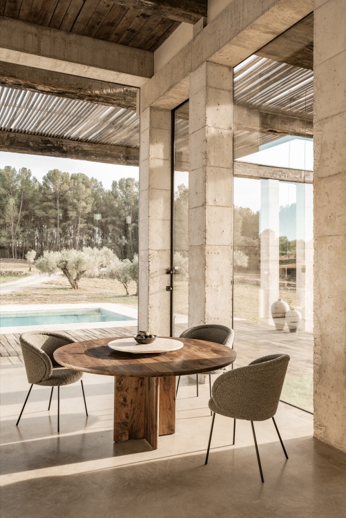BC17 T-Rox ronde eettafel Janua