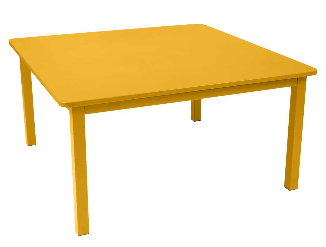 Gelber, quadratischer Craft Tisch von Fermob für den Außenbereich, ideal für Garten und Terrasse.