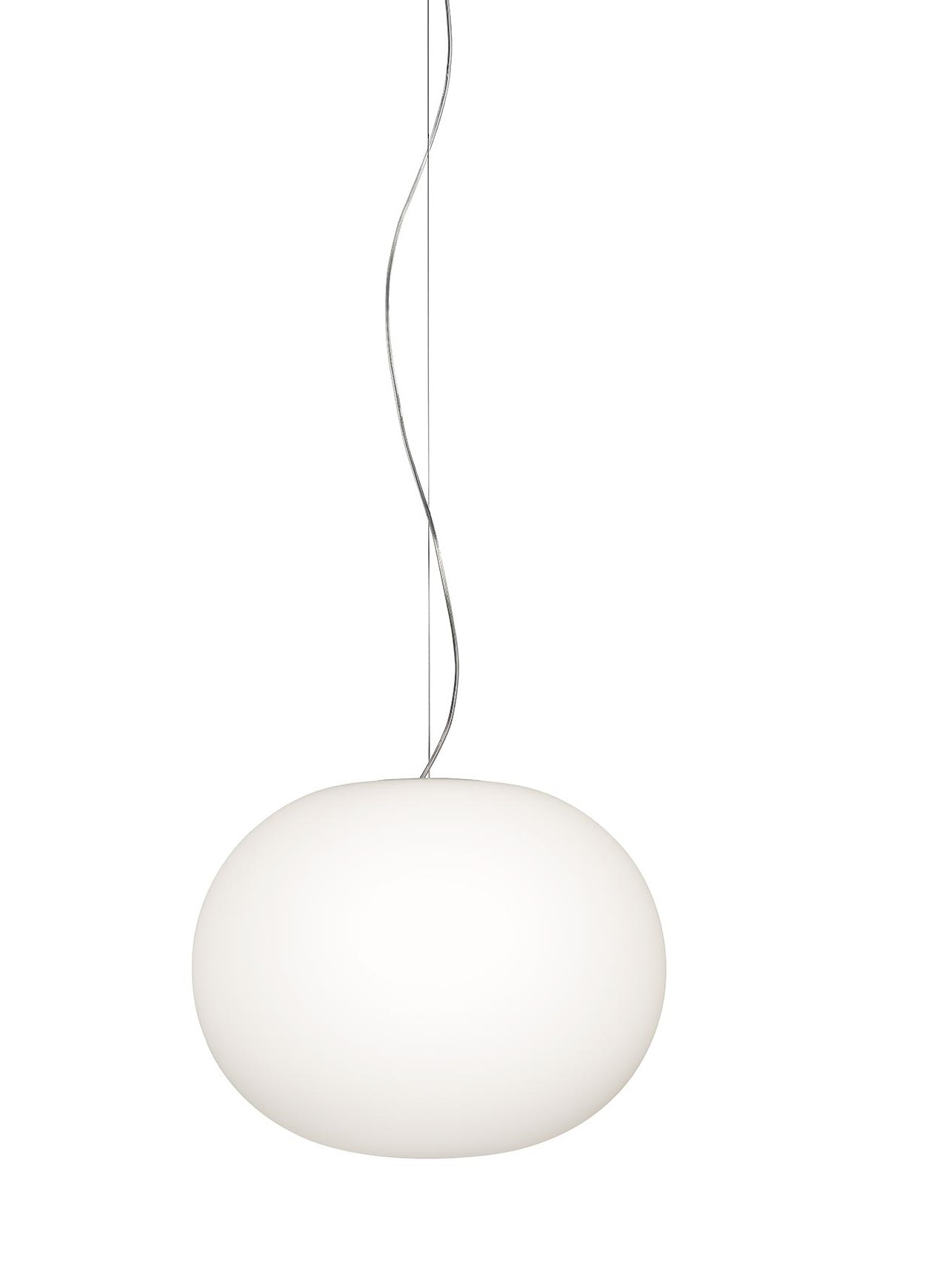 Weiße Glo Ball Hängeleuchte von Flos, modernes Design für Wohnzimmer und Esszimmer.