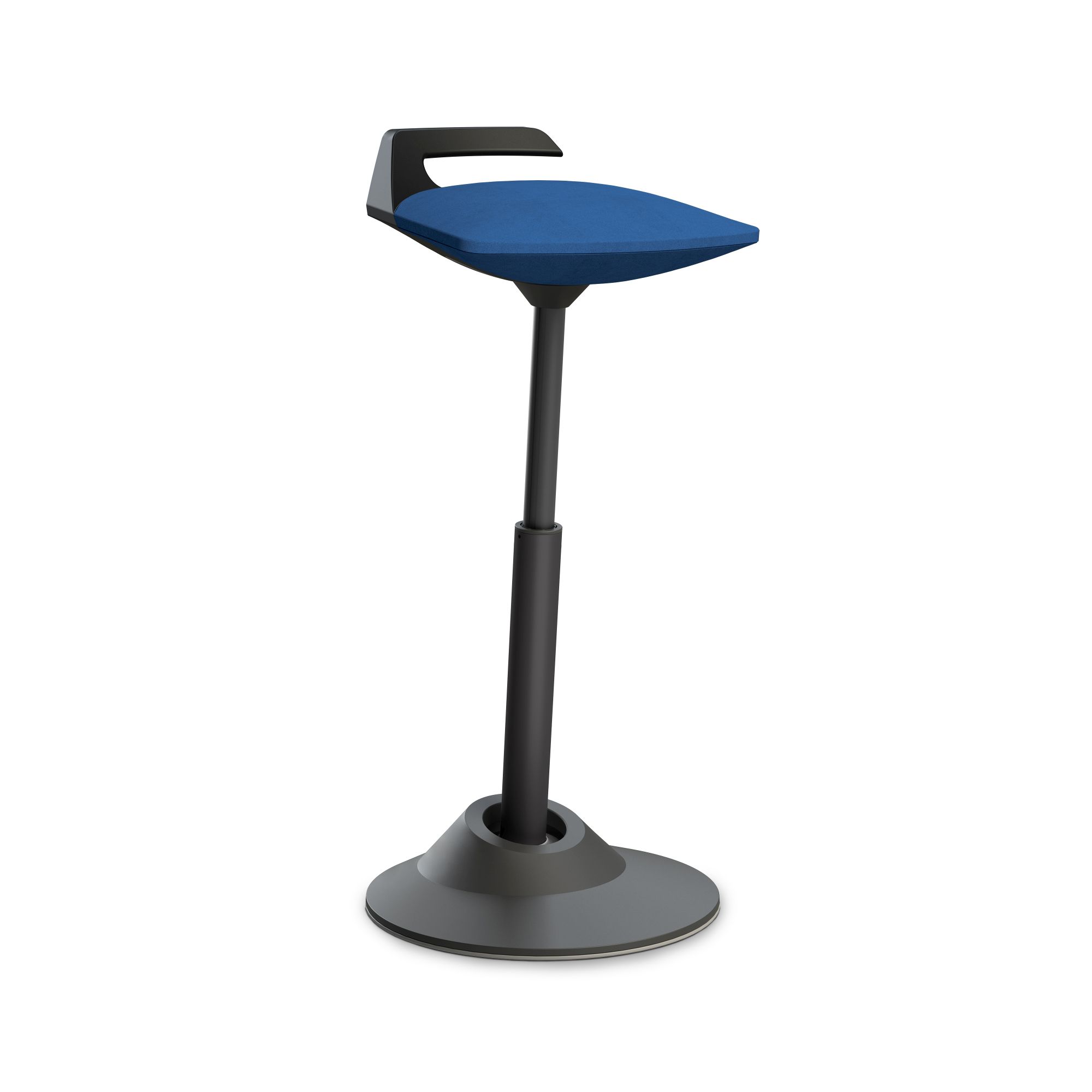 Blauer Stehhocker mit Rückenlehne, höhenverstellbar, ergonomisch für Büro und Homeoffice, isoliert auf weißem Hintergrund.