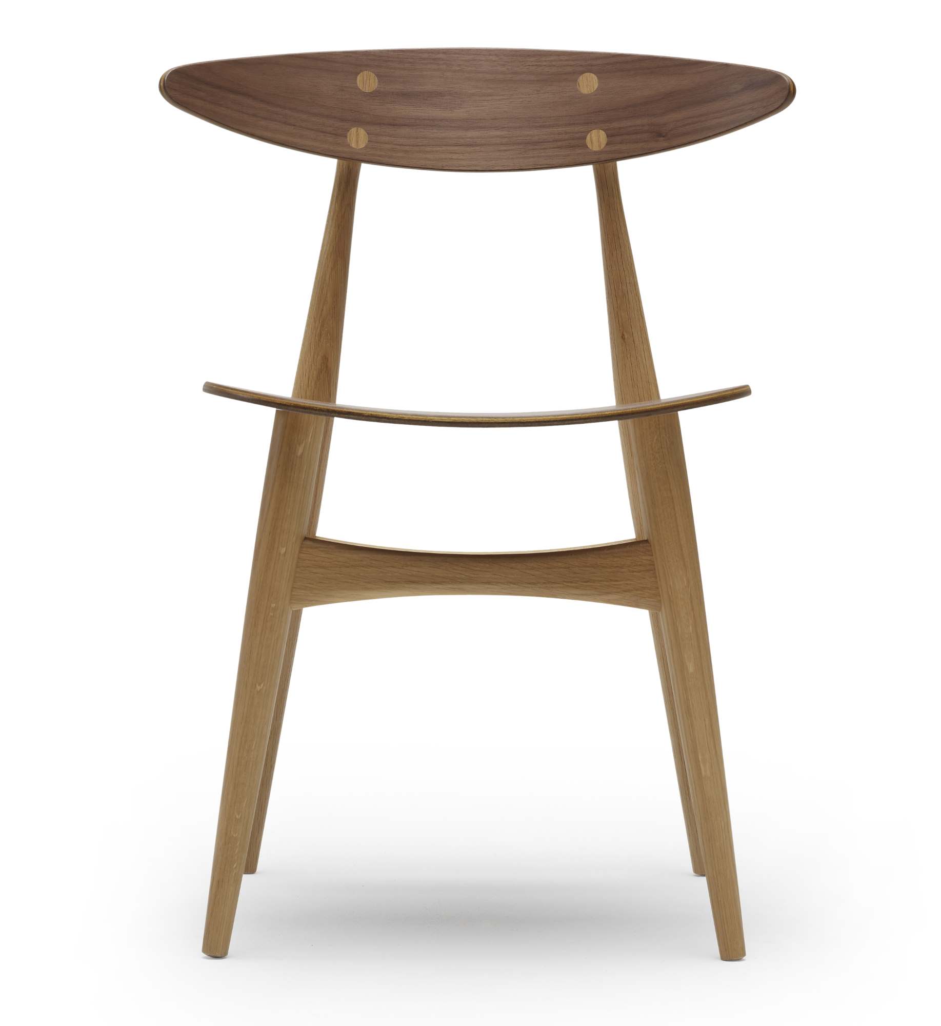 CH33 Stuhl von Carl Hansen & Søn, ungepolstert, aus hellem Holz, minimalistisches Design.