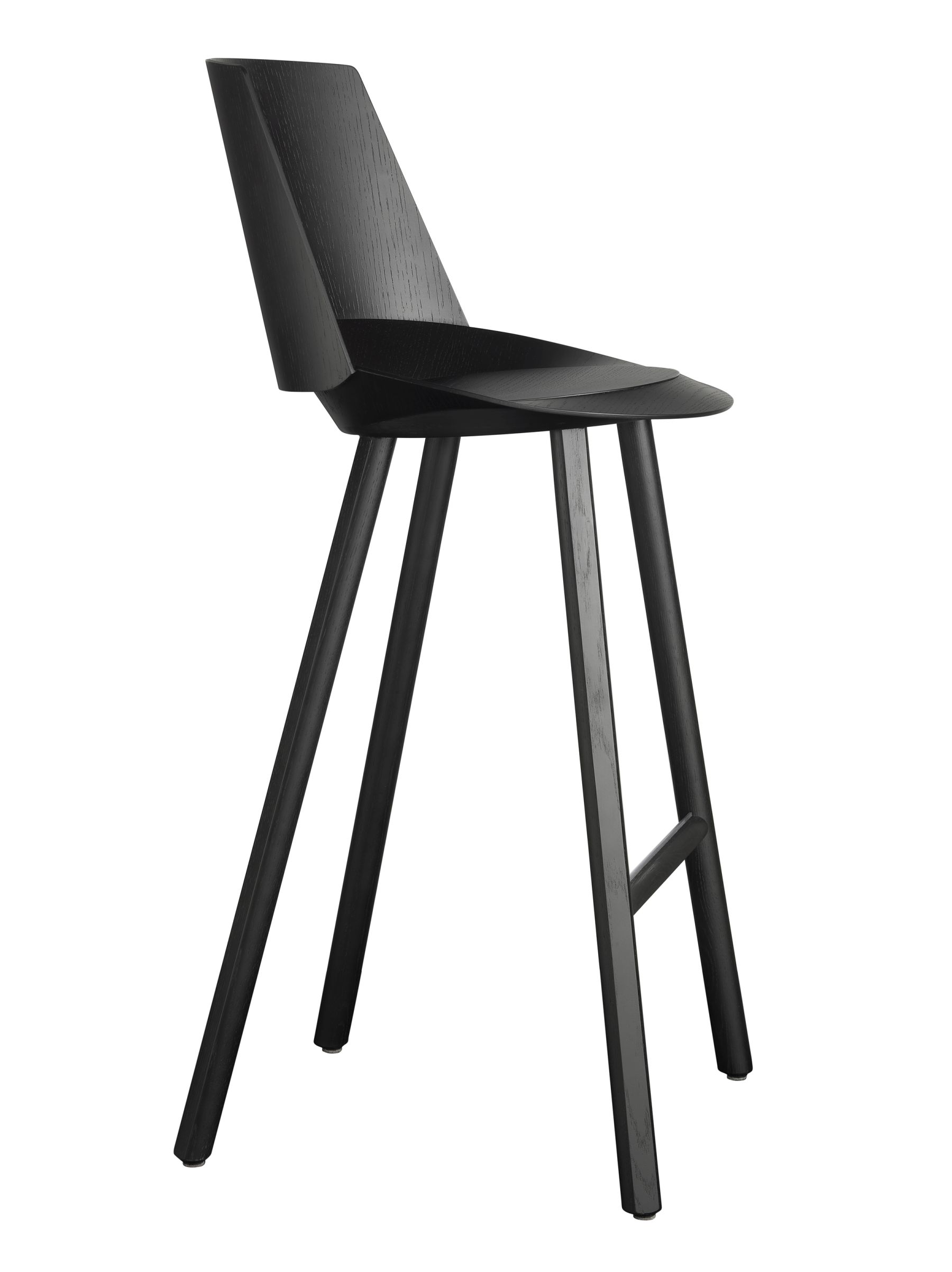 Schwarzer ST10 Jean Hocker mit Rückenlehne von e15, Eichenfurnier, modernes Möbeldesign.
