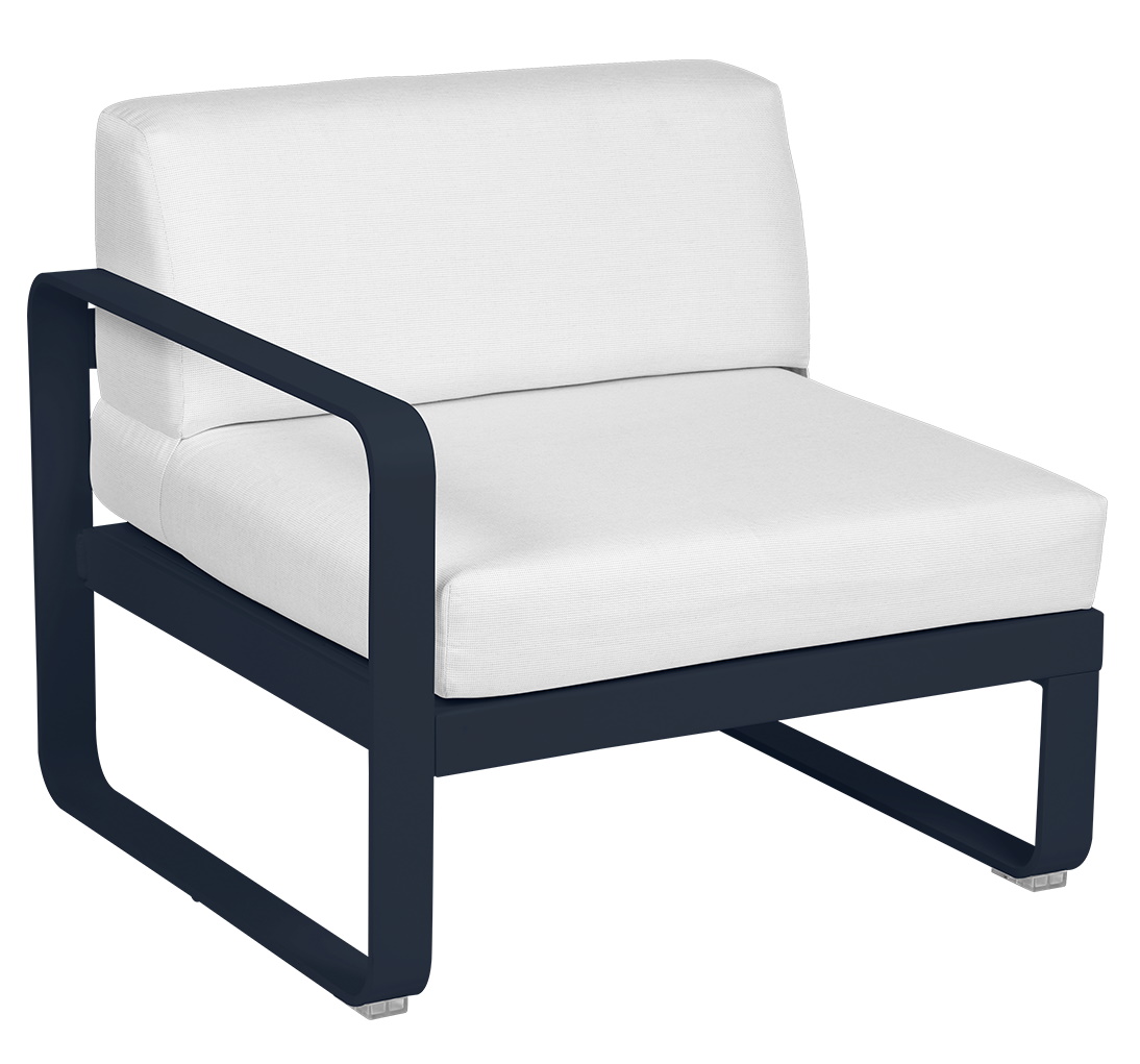 Bellevie Modulsofa 1-Sitzer links von Fermob: Outdoor-Sofa mit weißem Bezug und blauem Gestell.