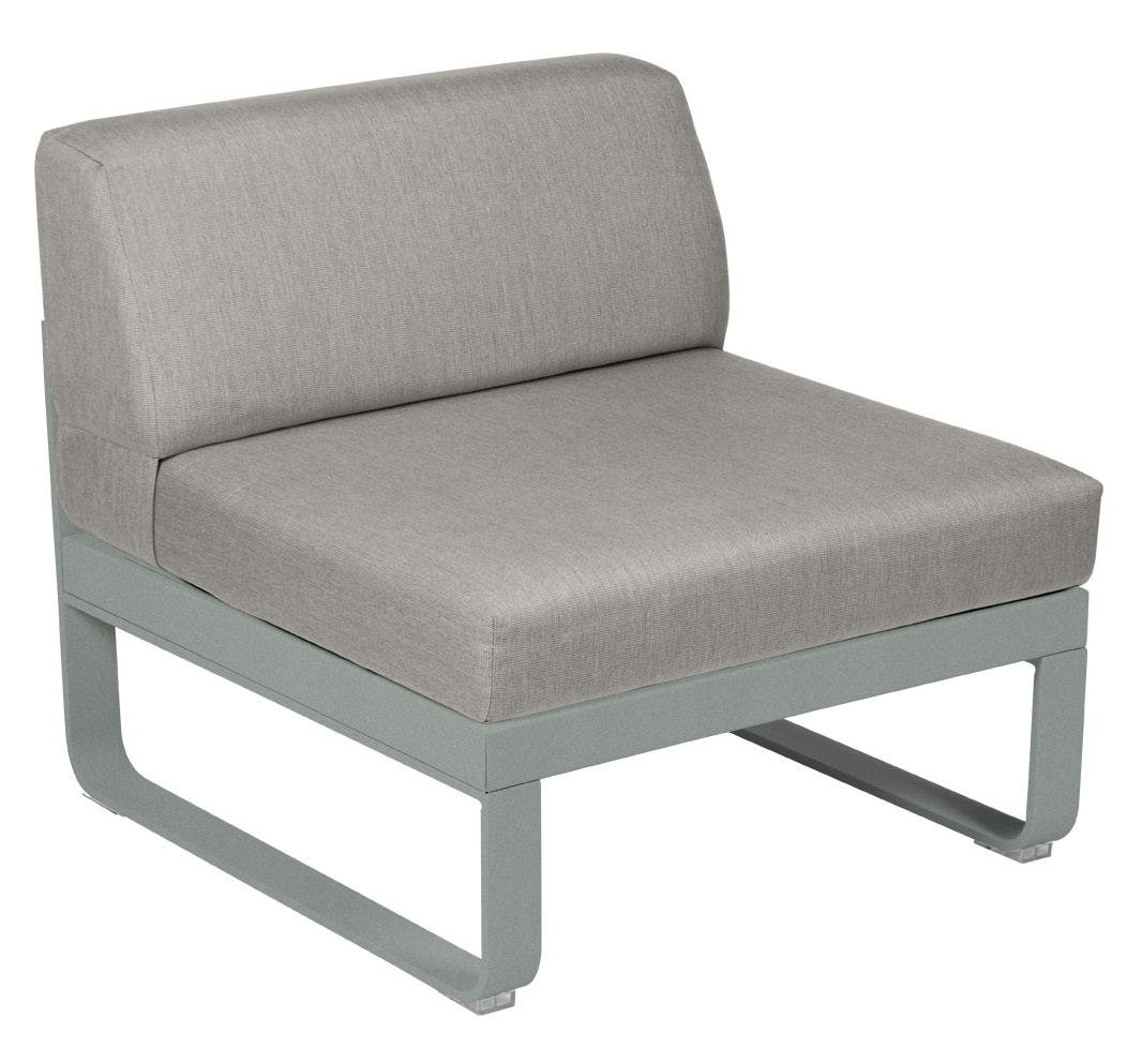 Graues Bellevie Outdoor Sofa Modul Mitte von Fermob, 1-Sitzer mit Kissen.