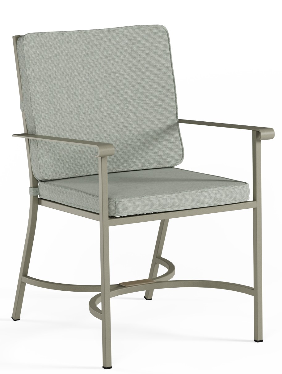 Collier C/1250 Outdoor Stuhl von Emu mit hellgrauen Sitz- und Rückenkissen, modernes Design.
