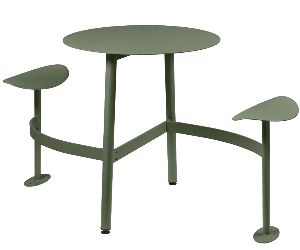 Bolder 2-Sitzer-Tisch von Fermob in Grün, ideal für den Outdoor-Bereich, mit integrierten Sitzflächen.