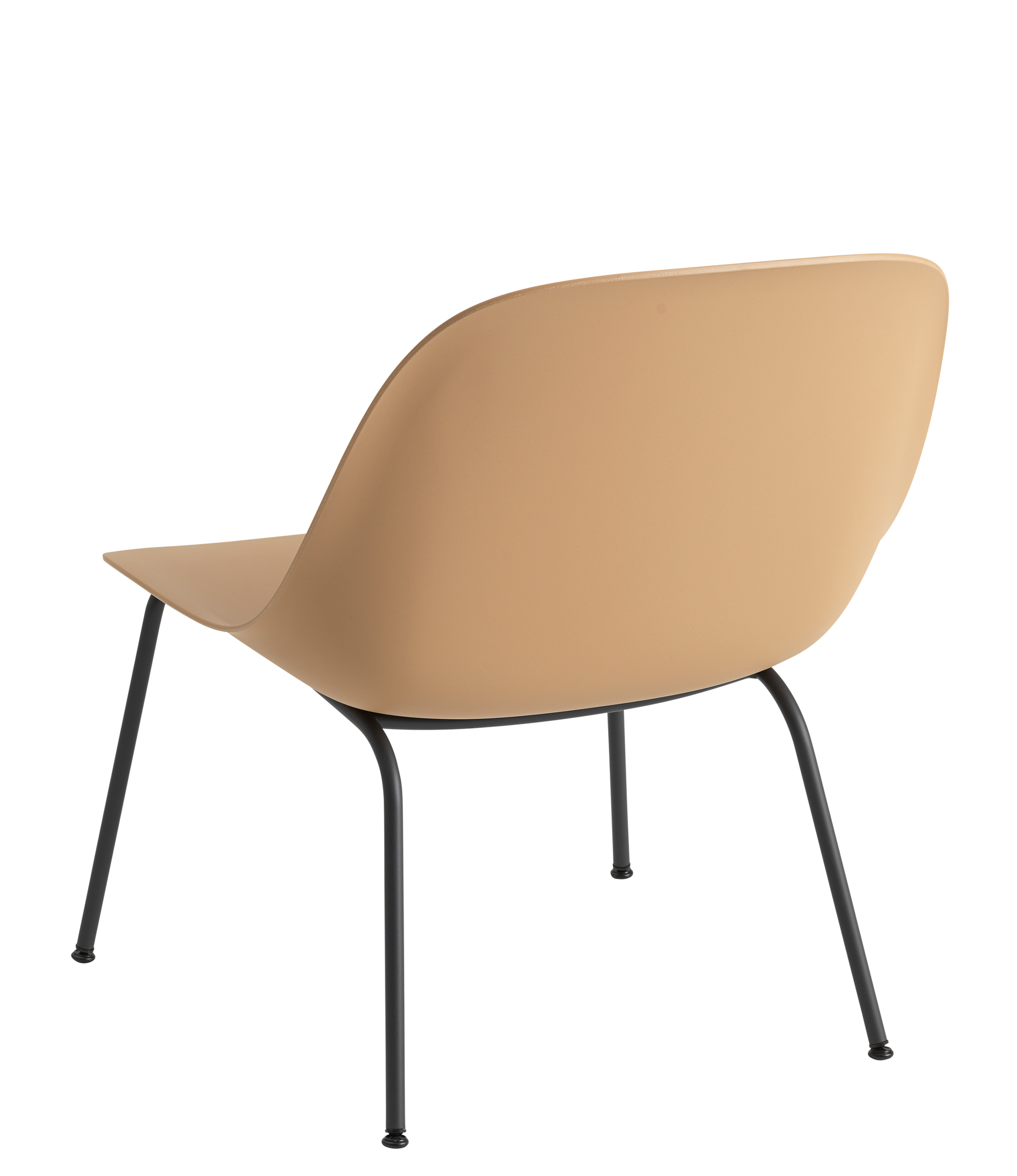 Rückansicht des Muuto Fiber Lounge Chair mit beiger Sitzschale und schwarzem Stahlrohrgestell.