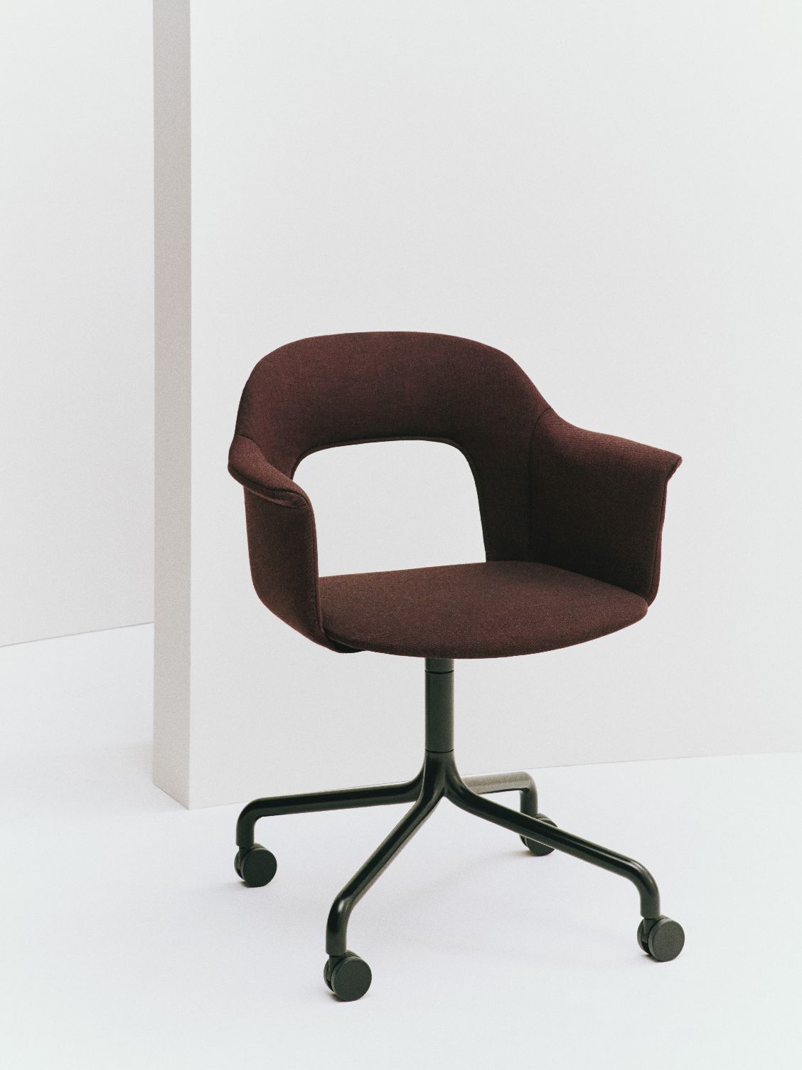 Layout fauteuil 264 met armleuningen van Hay