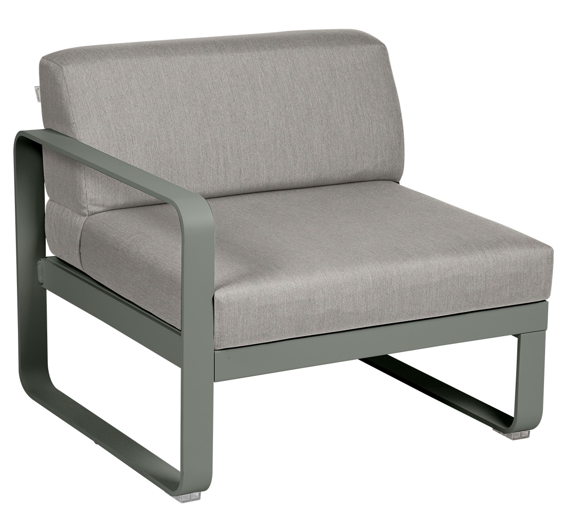 Graues Bellevie Outdoor Sofa 1-Sitzer Modul mit Armlehne links von Fermob für Garten und Terrasse.