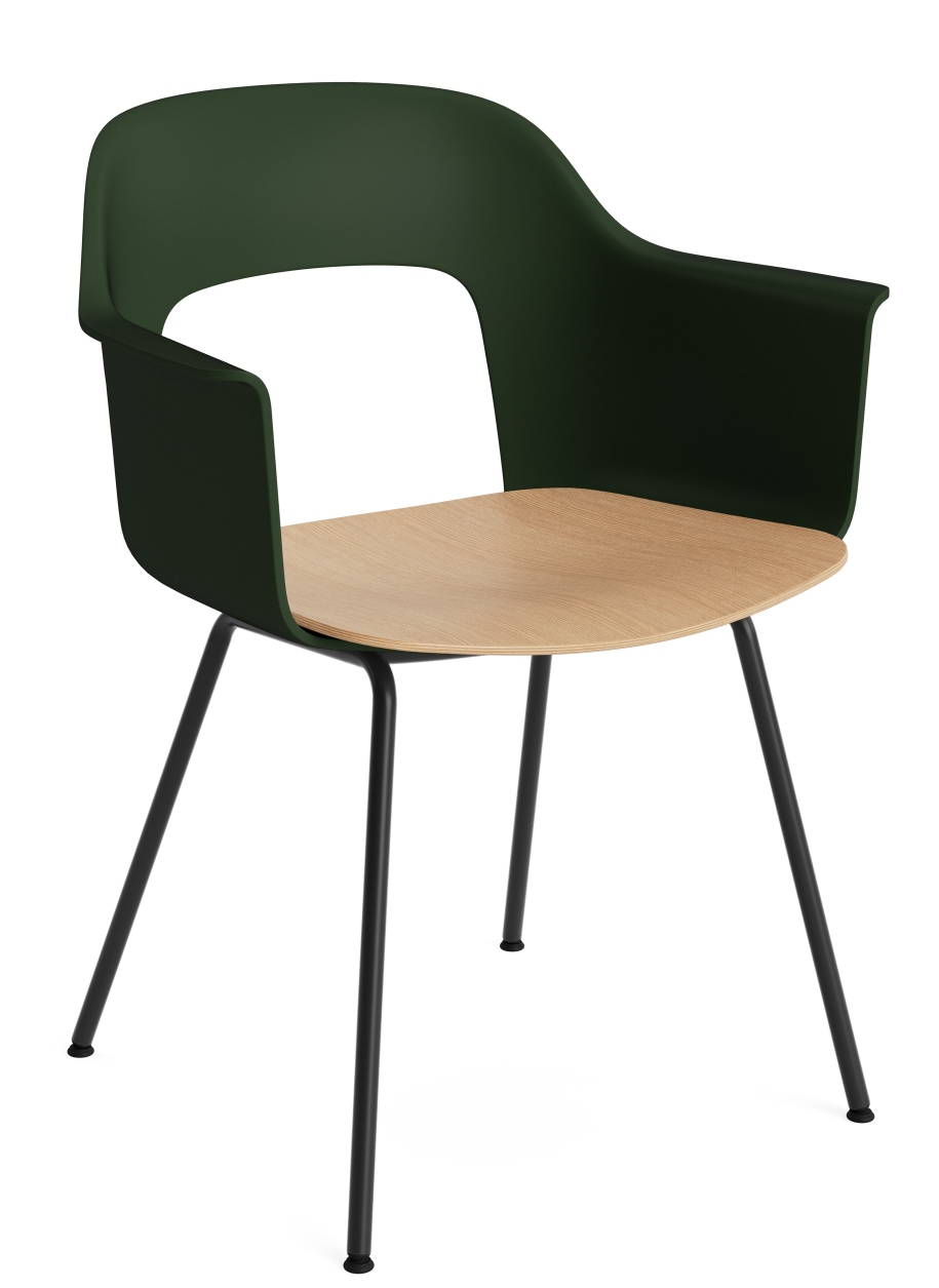 Layout Armchair 212 Armlehnstuhl von Hay mit dunkelgrüner Kunststoffschale und hellem Holz-Sitz auf schwarzem Stahlgestell.