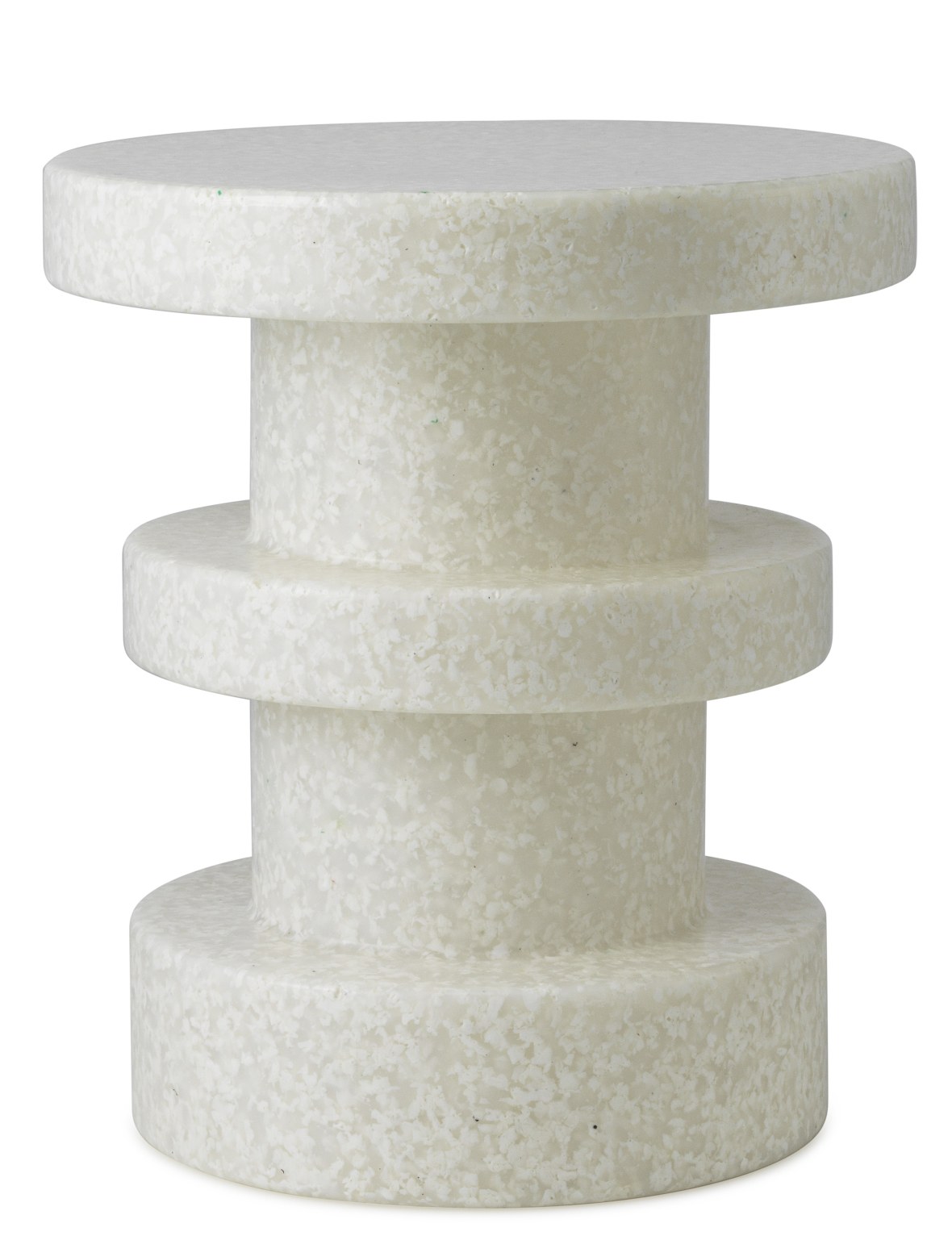 Elfenbeinfarbener Bit Stool Stack Hocker von Normann Copenhagen aus recyceltem Kunststoff, Nahaufnahme.