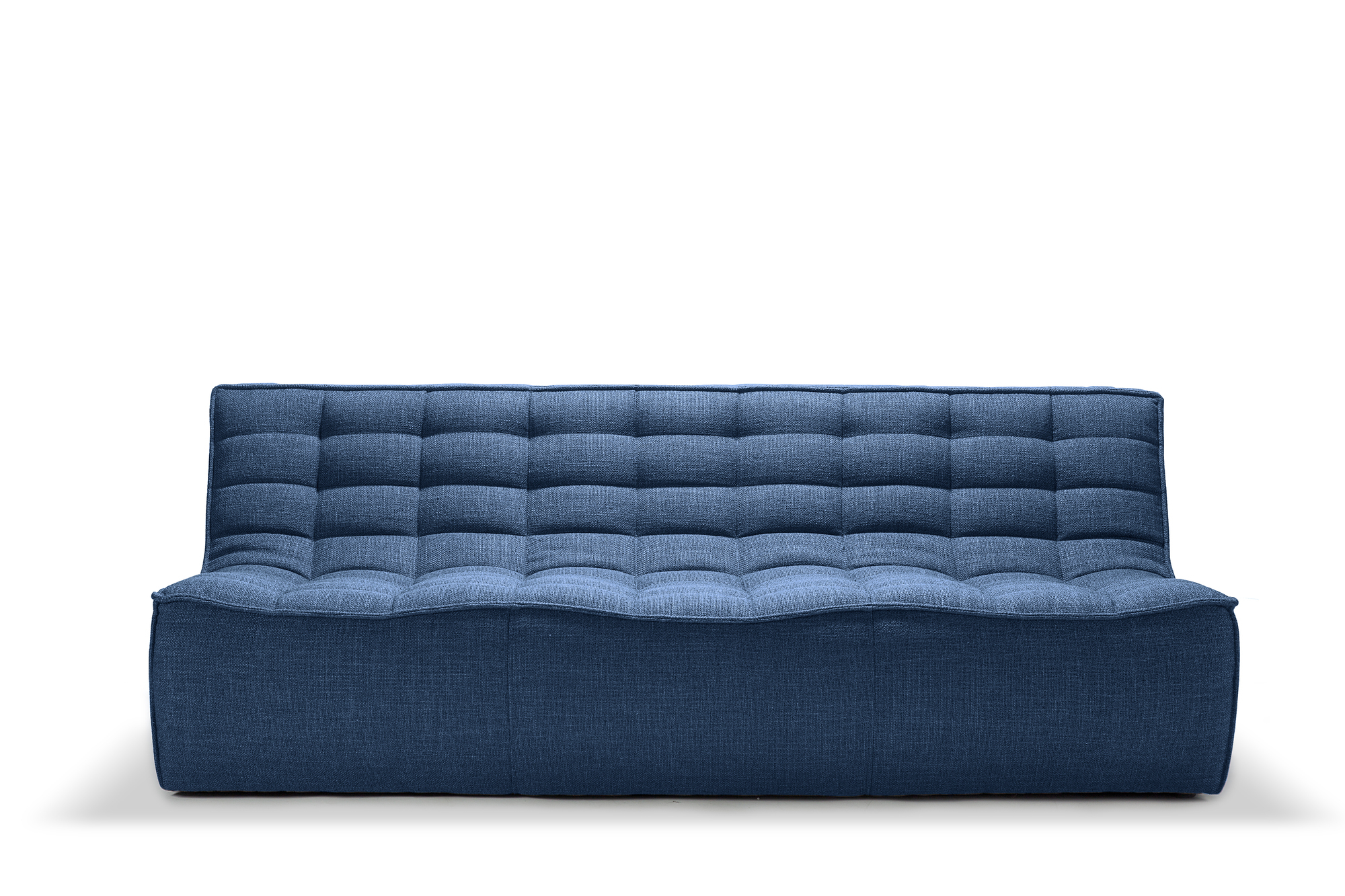 N701 Sofa, 3-Sitzer, blau von Ethnicraft: Modernes, modulares Sofa mit gesteppter Polsterung für Wohnzimmer.