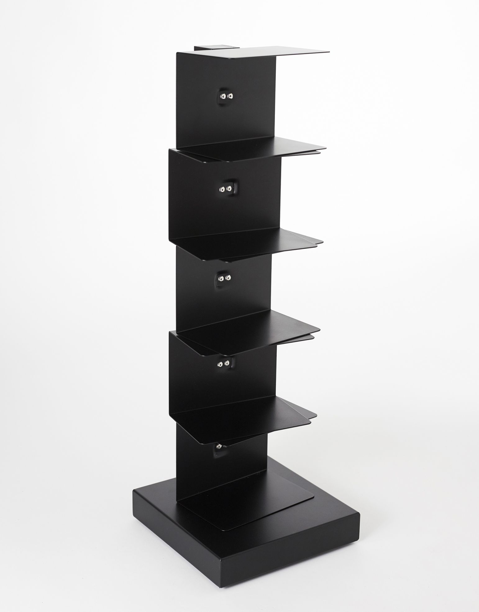 Schwarzes Ptolomeo Bücherregal von Opinion Ciatti: Design Bücherregal aus Metall mit asymmetrischen Regalböden.