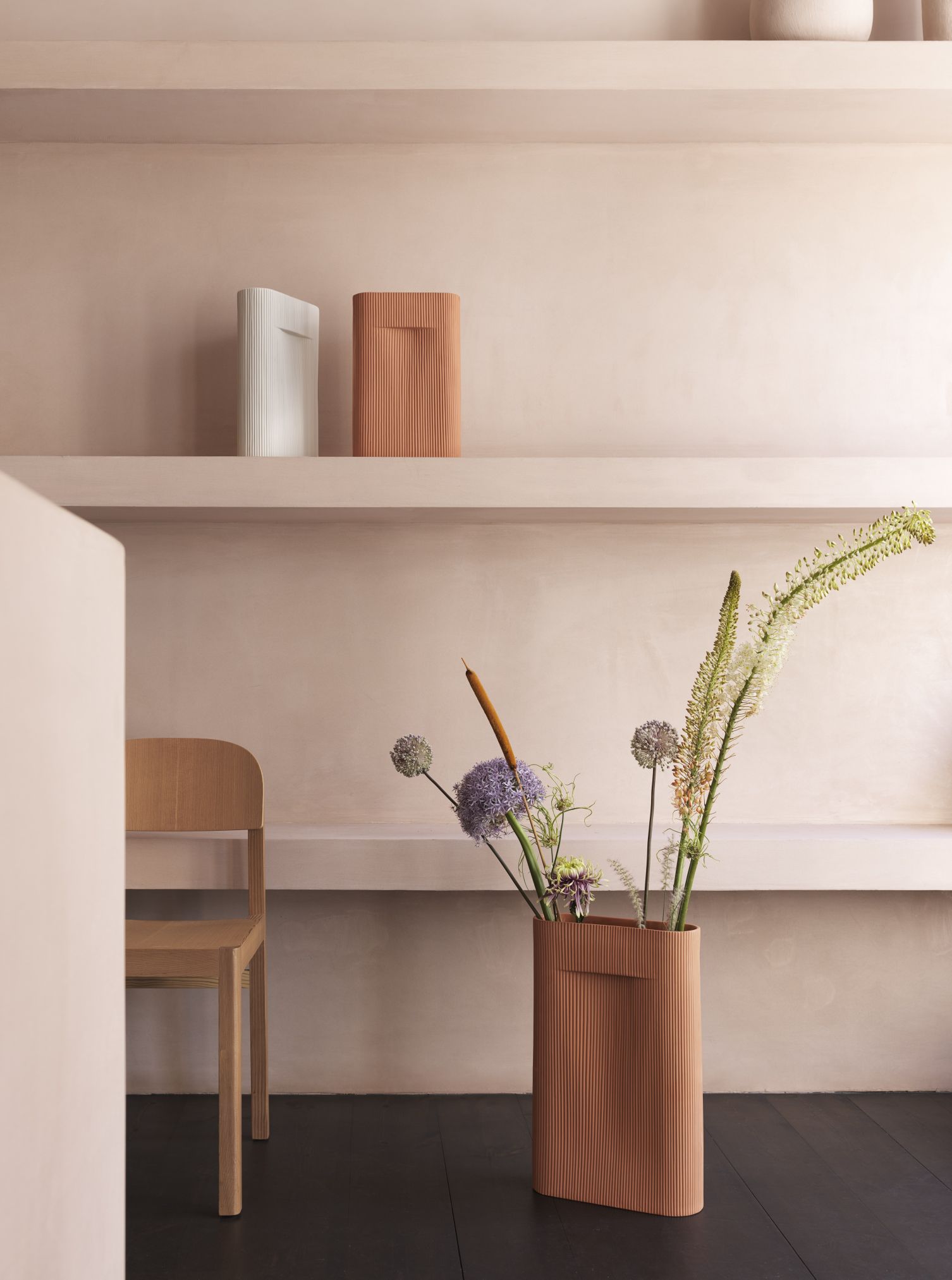 Ridge-vaas Muuto H 35 beige