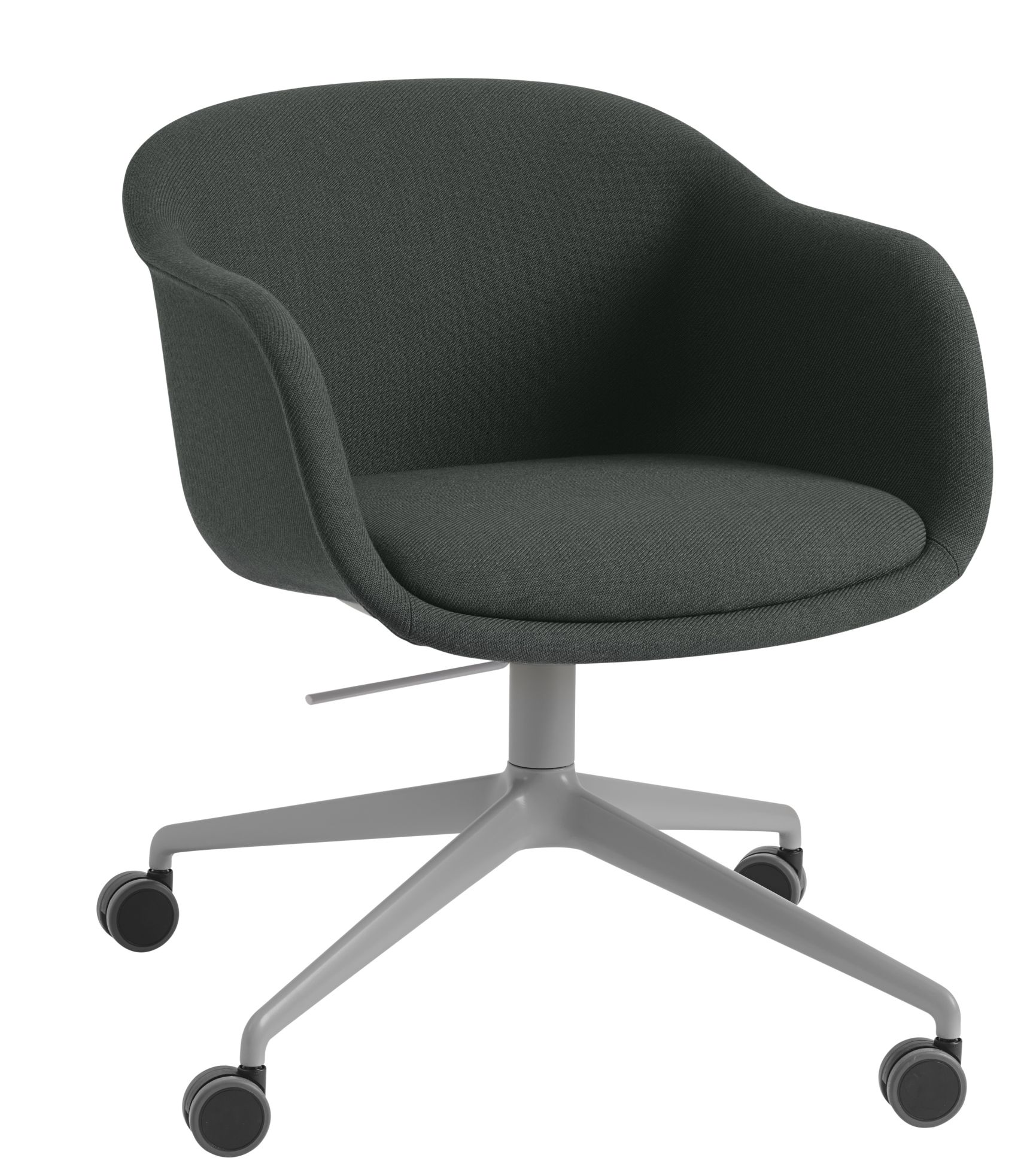 Grauer Fiber Conference Armchair von Muuto mit Drehfuß und Rollen, gepolsterter Bürostuhl.