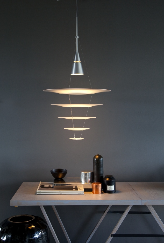 Enigma 425/545 hanglamp van Louis Poulsen