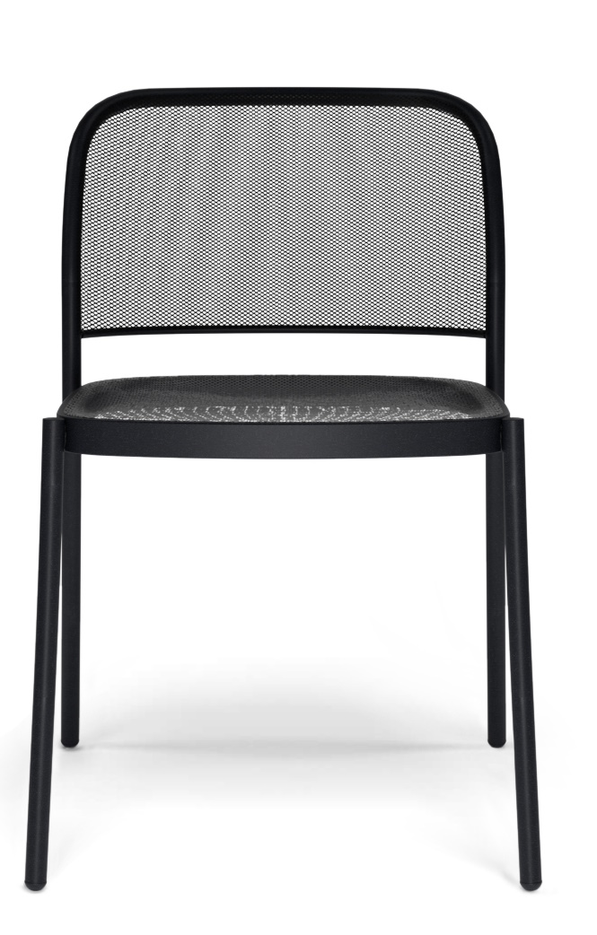 Schwarzer Café Chair Stuhl von Emu für den Außenbereich mit Netzstruktur, Frontansicht.