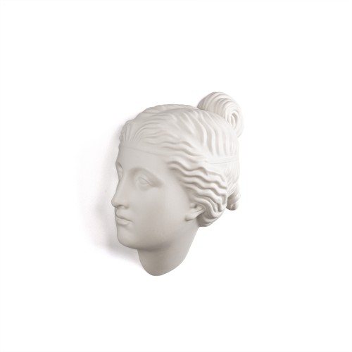 Weiße Nymphenkopf-Skulptur von Seletti, Memorabilia Mvsevm. Wanddeko im antiken Stil für Wohnzimmer und Büro.