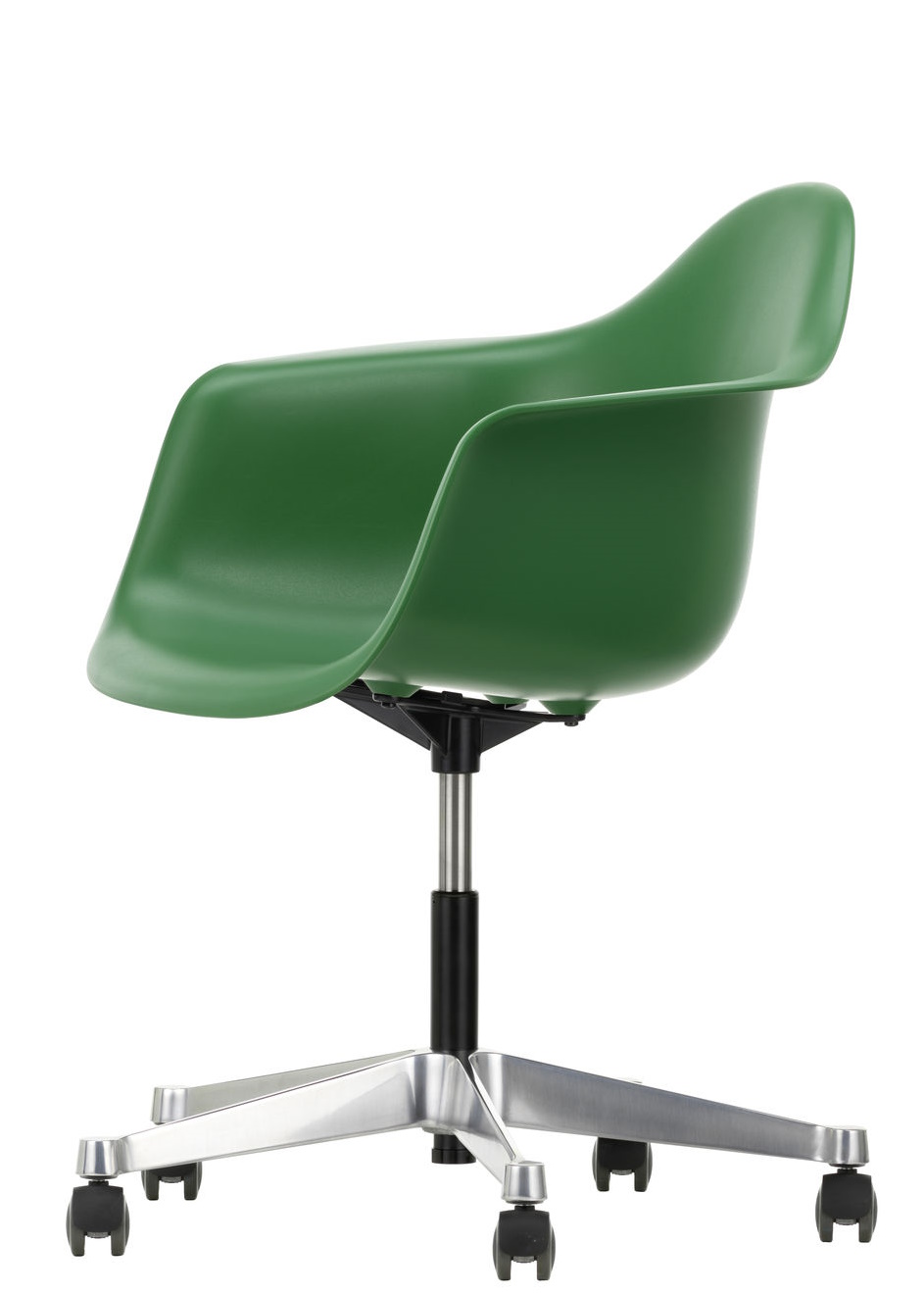 Grüner Eames Plastic Arm Chair von Vitra mit Rollenfuß, seitliche Ansicht auf weißem Hintergrund.
