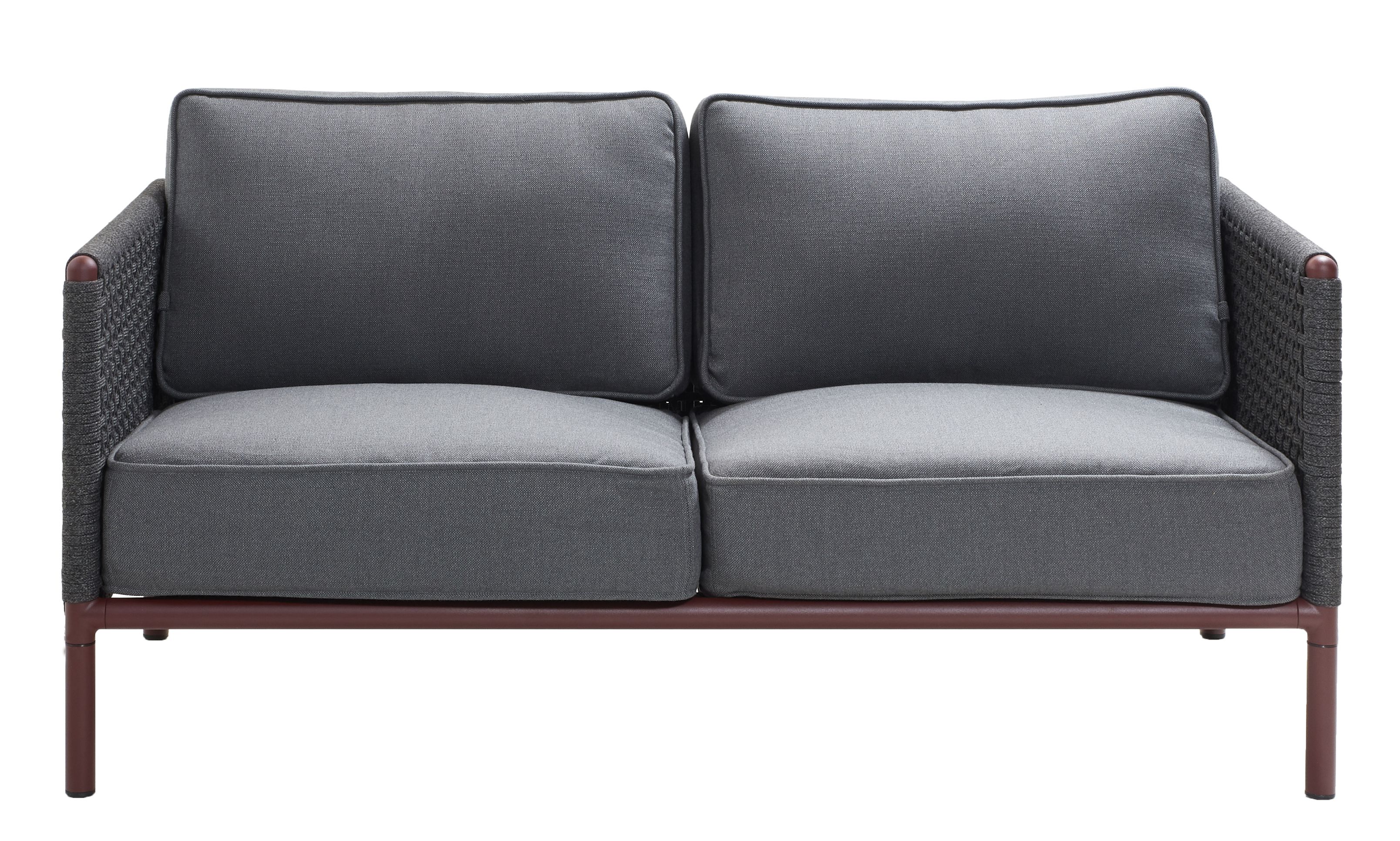 Encore 2-Sitzer Sofa mit grauen AirTouch Kissen und Cane Line Geflecht für den Garten.