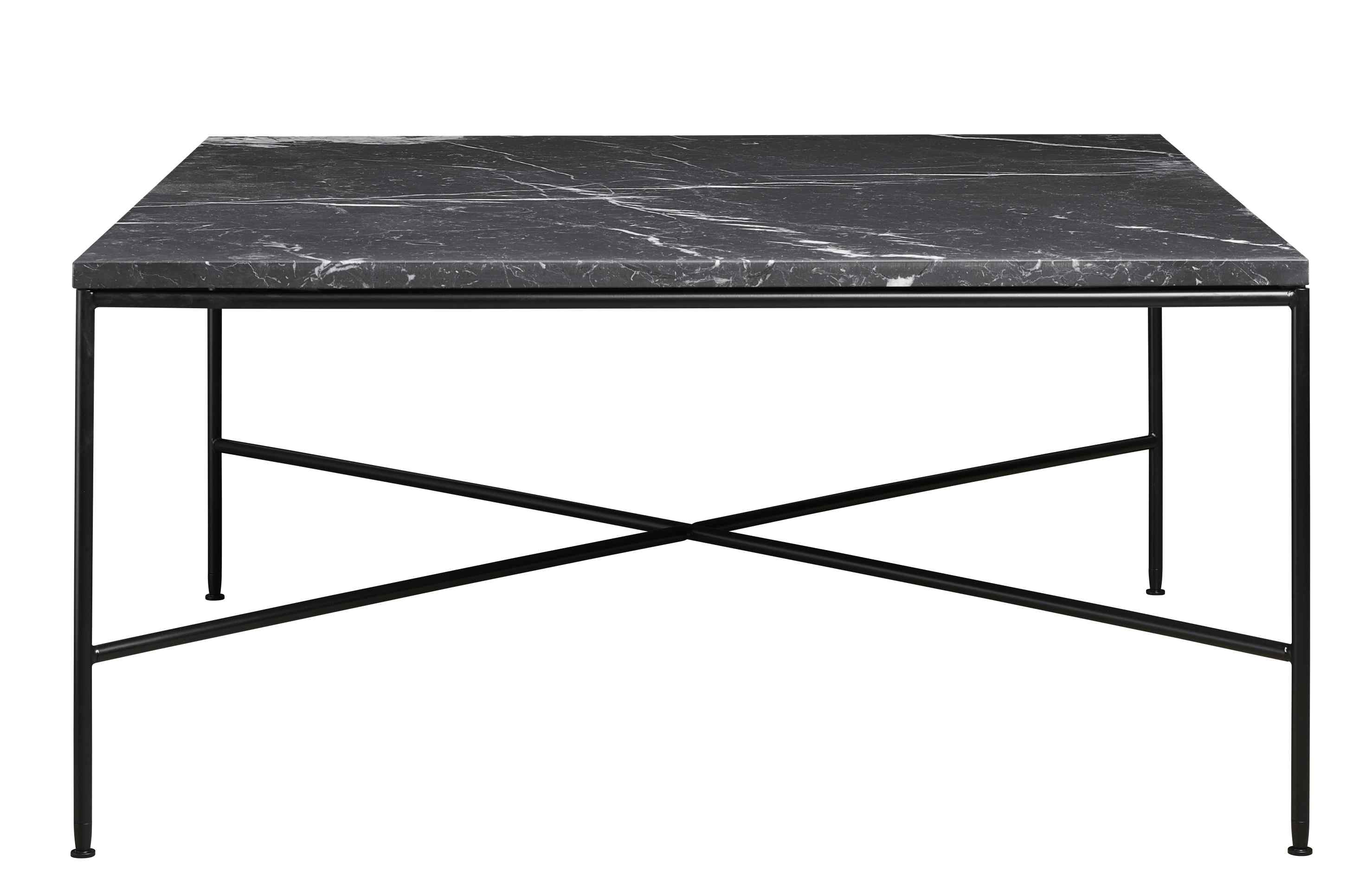 Planner Couchtisch von Fritz Hansen mit quadratischer, schwarzer Marmorplatte und filigranem, schwarzem Stahlgestell.