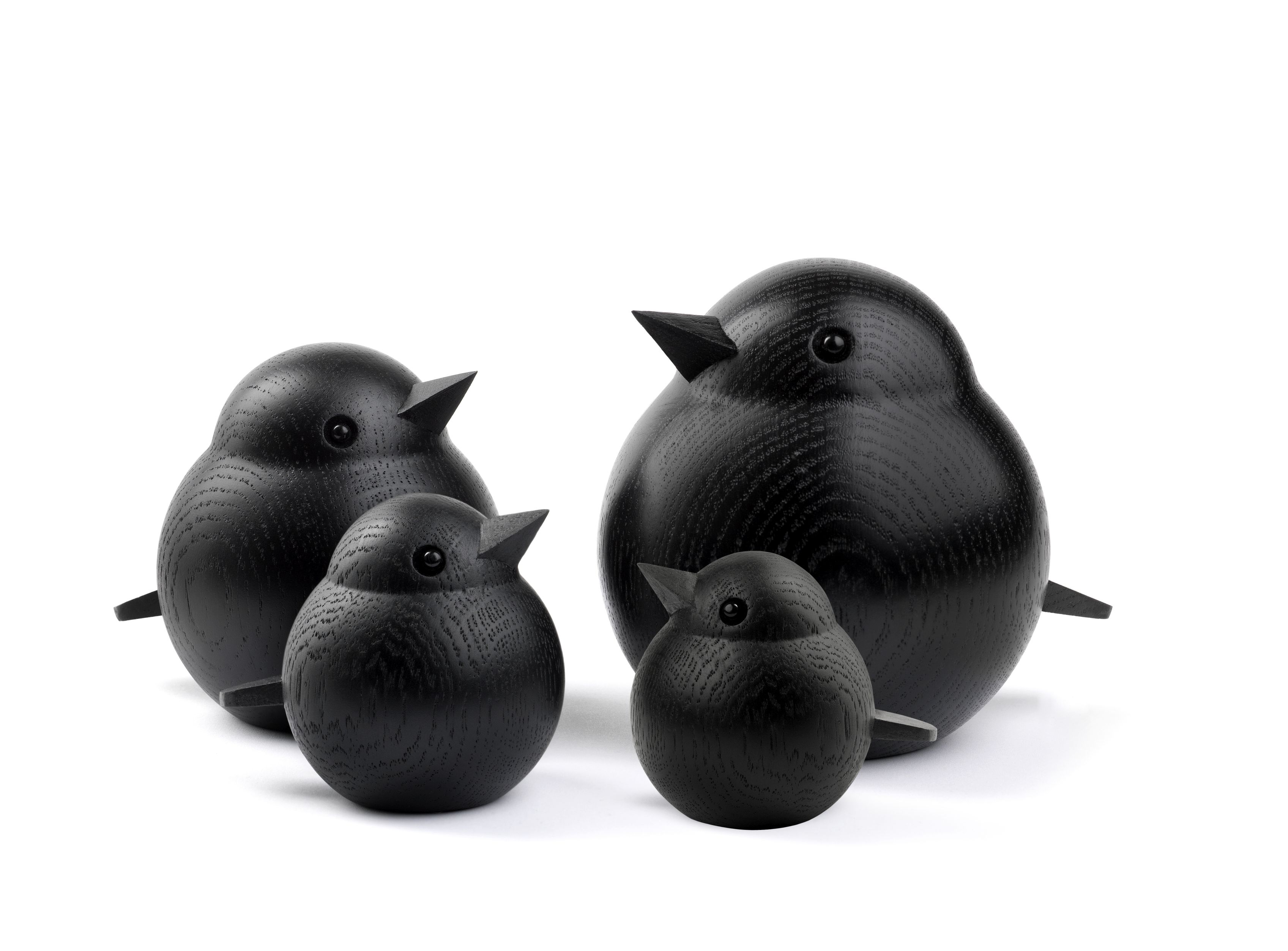 Vier Papa Sparrow Holzfiguren aus Eiche schwarz von Novoform, moderne Dekoration.