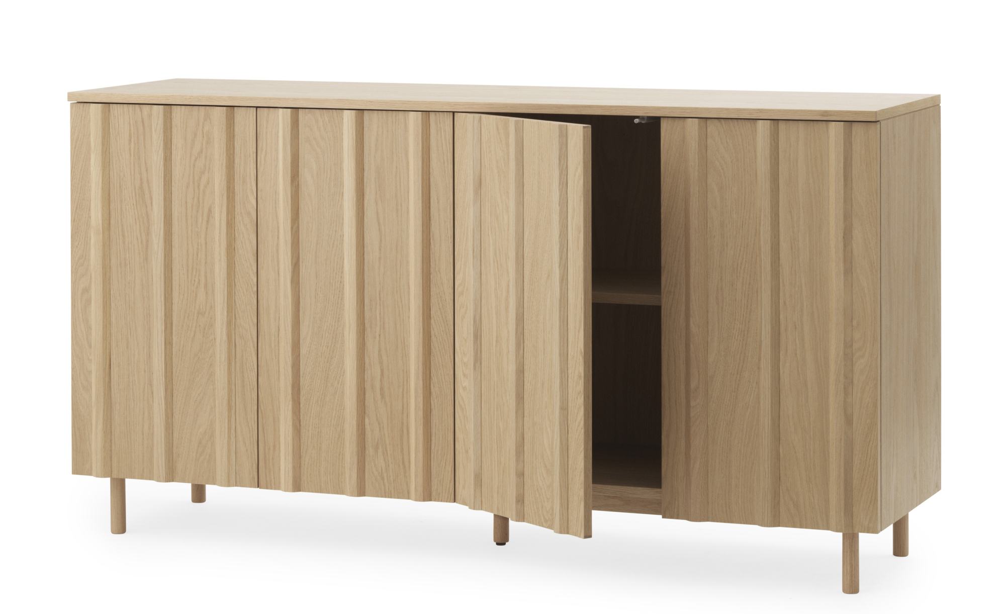 Normann Copenhagen Rib Sideboard aus Eiche, modernes Holz Sideboard mit gerippten Türen und einem offenen Fach.