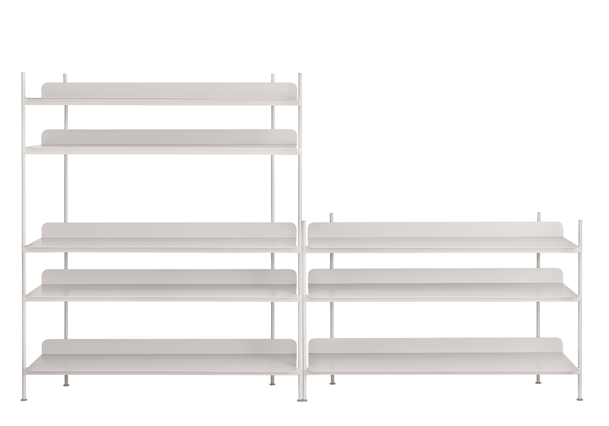 Helles Muuto Compile Regalsystem in verschiedenen Höhen, modernes modulares Bücherregal für Wohnzimmer und Büro.
