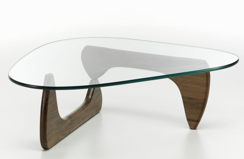 Noguchi salontafel in notenhout van Vitra