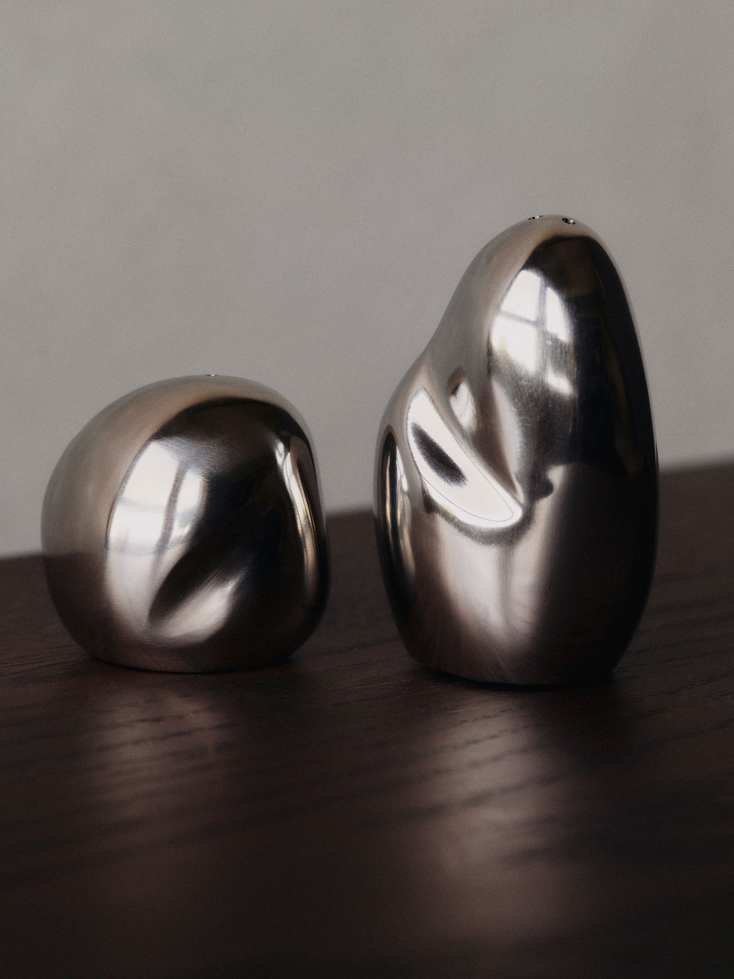 Orevo zout- en peperstrooier van Ferm Living