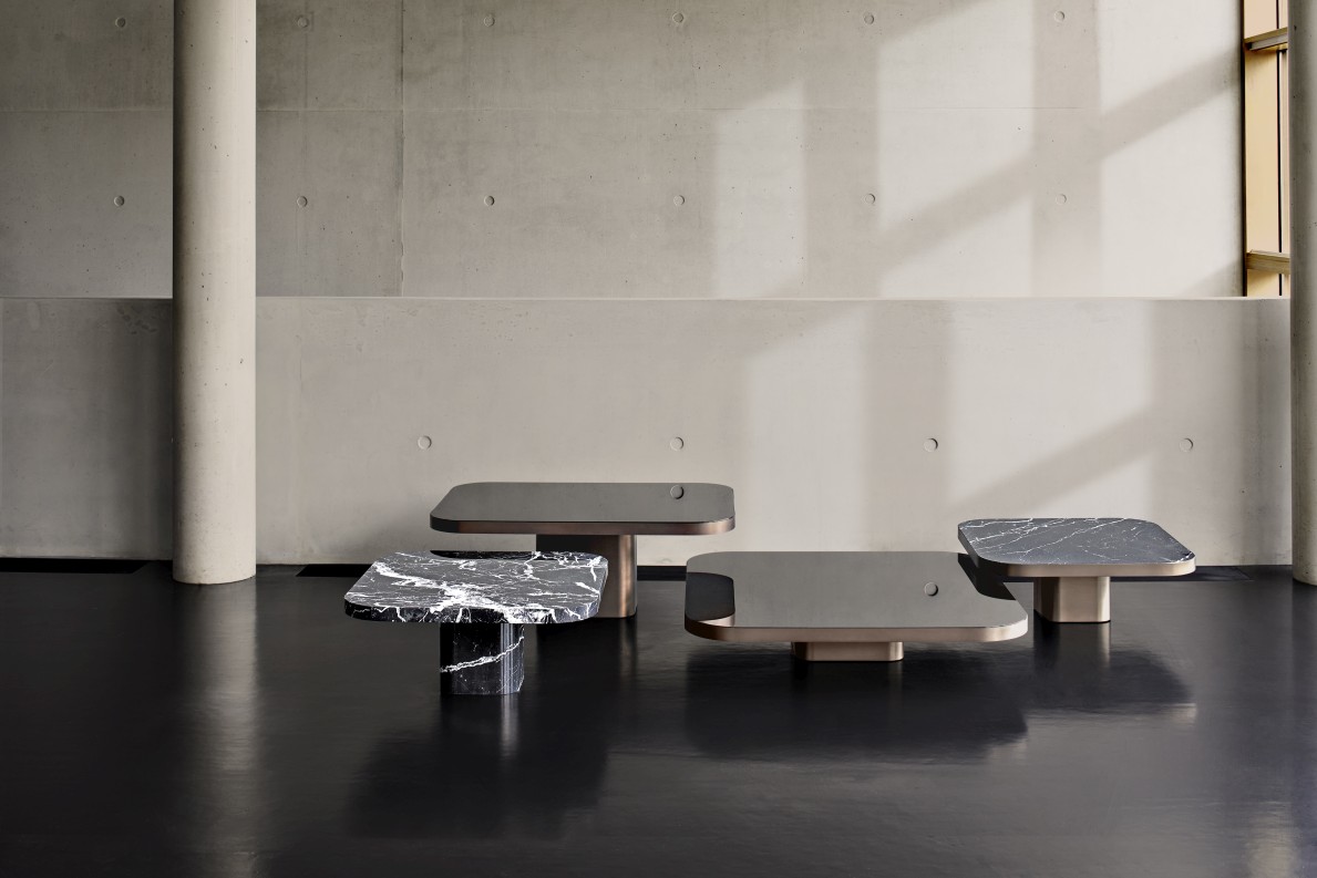 ClassiCon Bow Coffee Table No. 6: Couchtische in verschiedenen Größen und Materialien, modernes Wohnzimmer Design.