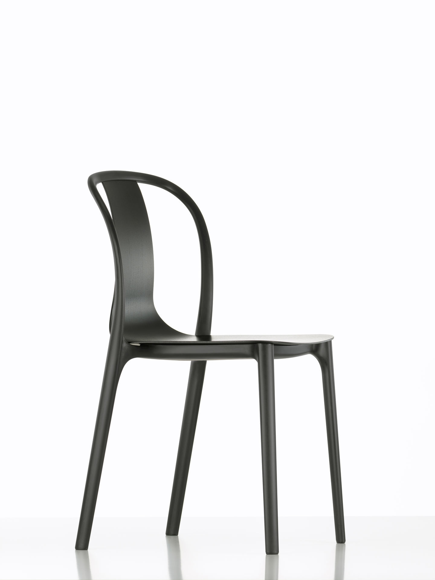 Schwarzer Belleville Chair Wood Stuhl von Vitra, moderner Holzstuhl für Esszimmer und Wohnbereich.