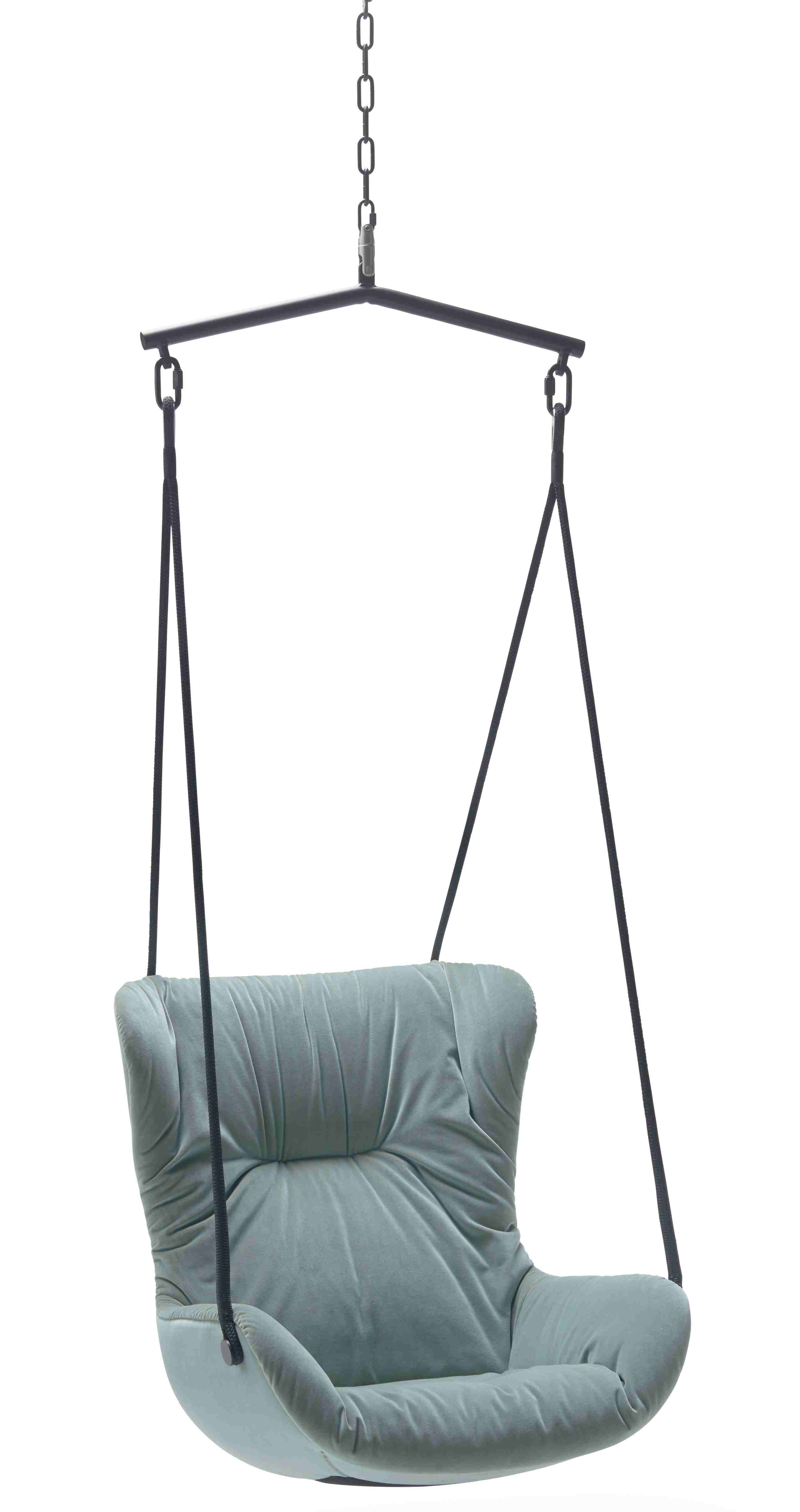 Leya Wingback Swingseat: Hängesessel in Hellblau mit Kettenaufhängung für entspanntes Schwingen.