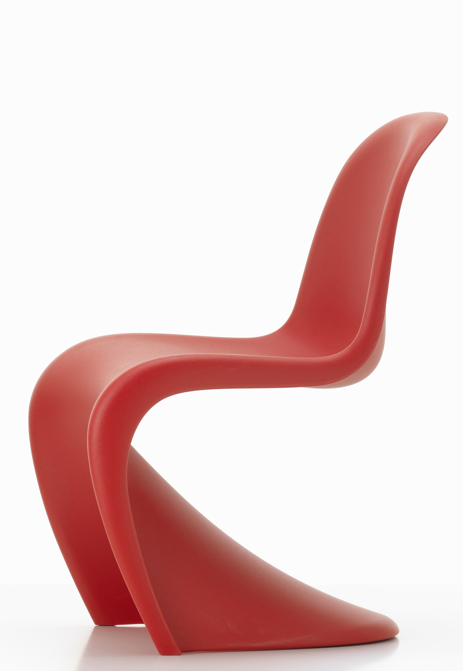 Roter Panton Junior Stuhl von Vitra: Design Kinderstuhl aus Kunststoff, modernes Möbelstück.