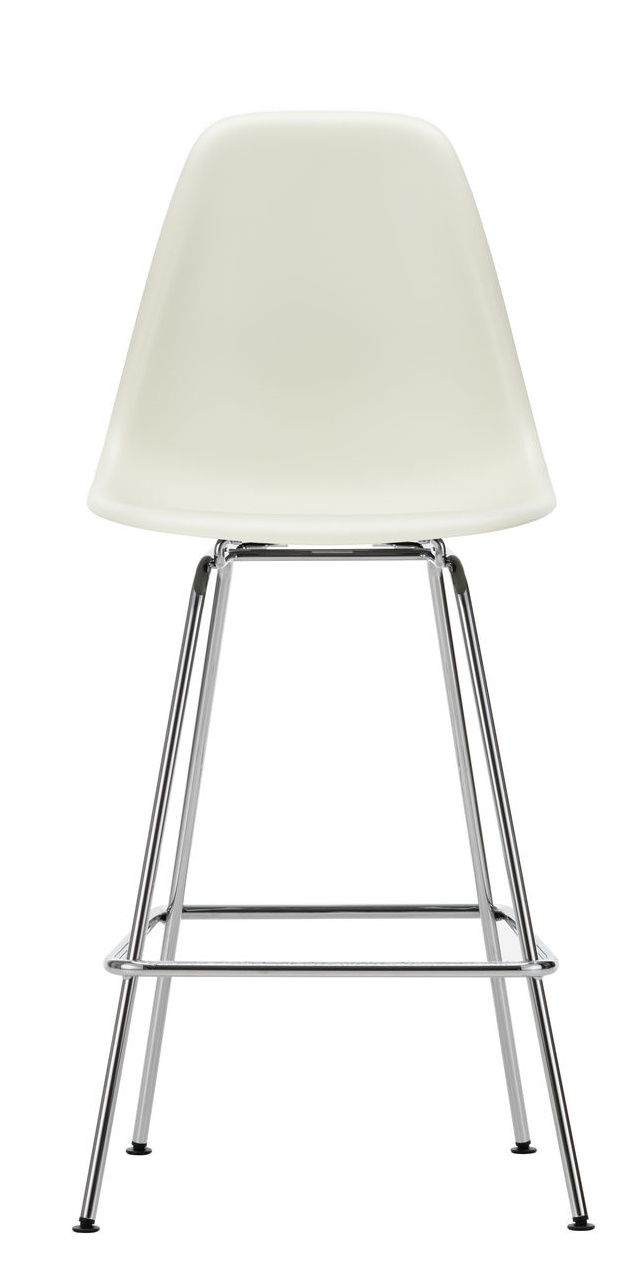 Vitra Eames Plastic Bar Stool in Weiß mit verchromtem Gestell, moderner Hocker für die Bar.