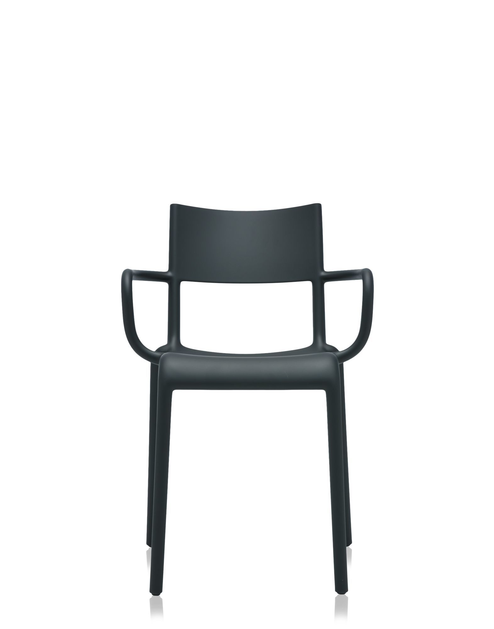 Schwarzer A Armlehnstuhl im Kartell Stil, moderner Designstuhl für Esszimmer und Wohnbereich.