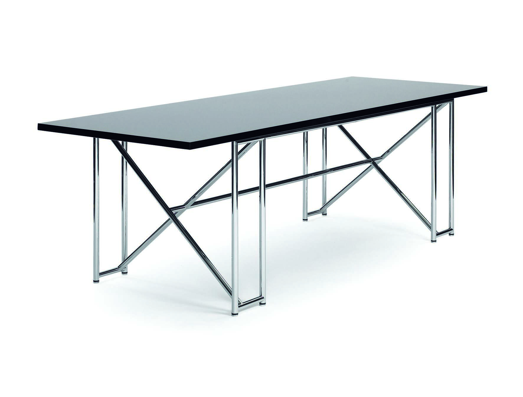 Double X Tisch von ClassiCon: Moderner Esstisch mit schwarzer Tischplatte und verchromtem Stahlgestell.