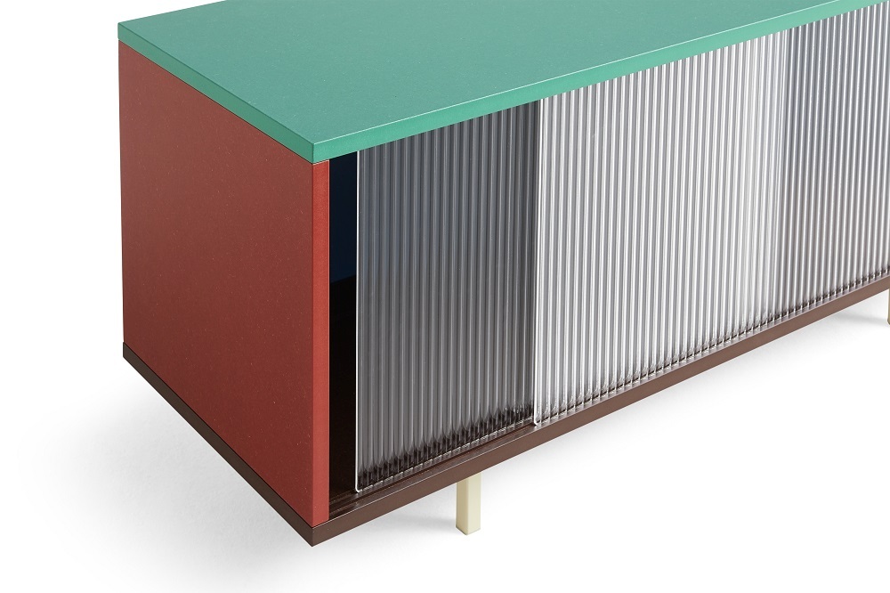 Colour Cabinet Sideboard mit Glasschiebetüren in Multi Floor Farben, modernes Designmöbel.