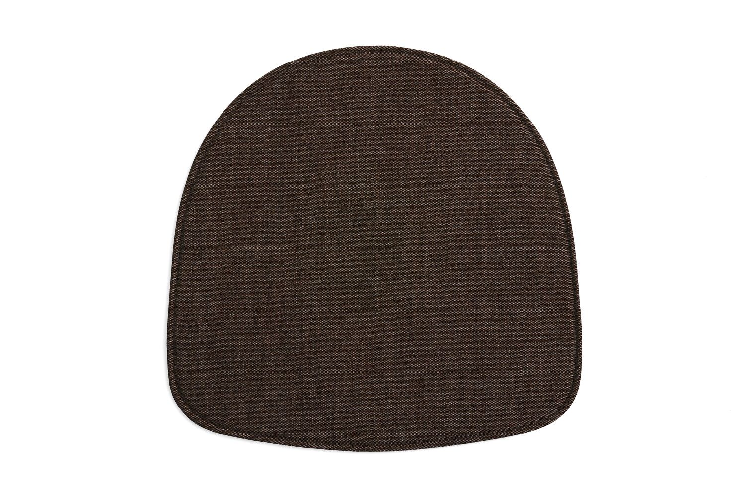 Braunes Seat Pad Sitzkissen für Hay About A Chair AAC Stuhl, Stoffstruktur, isoliert.